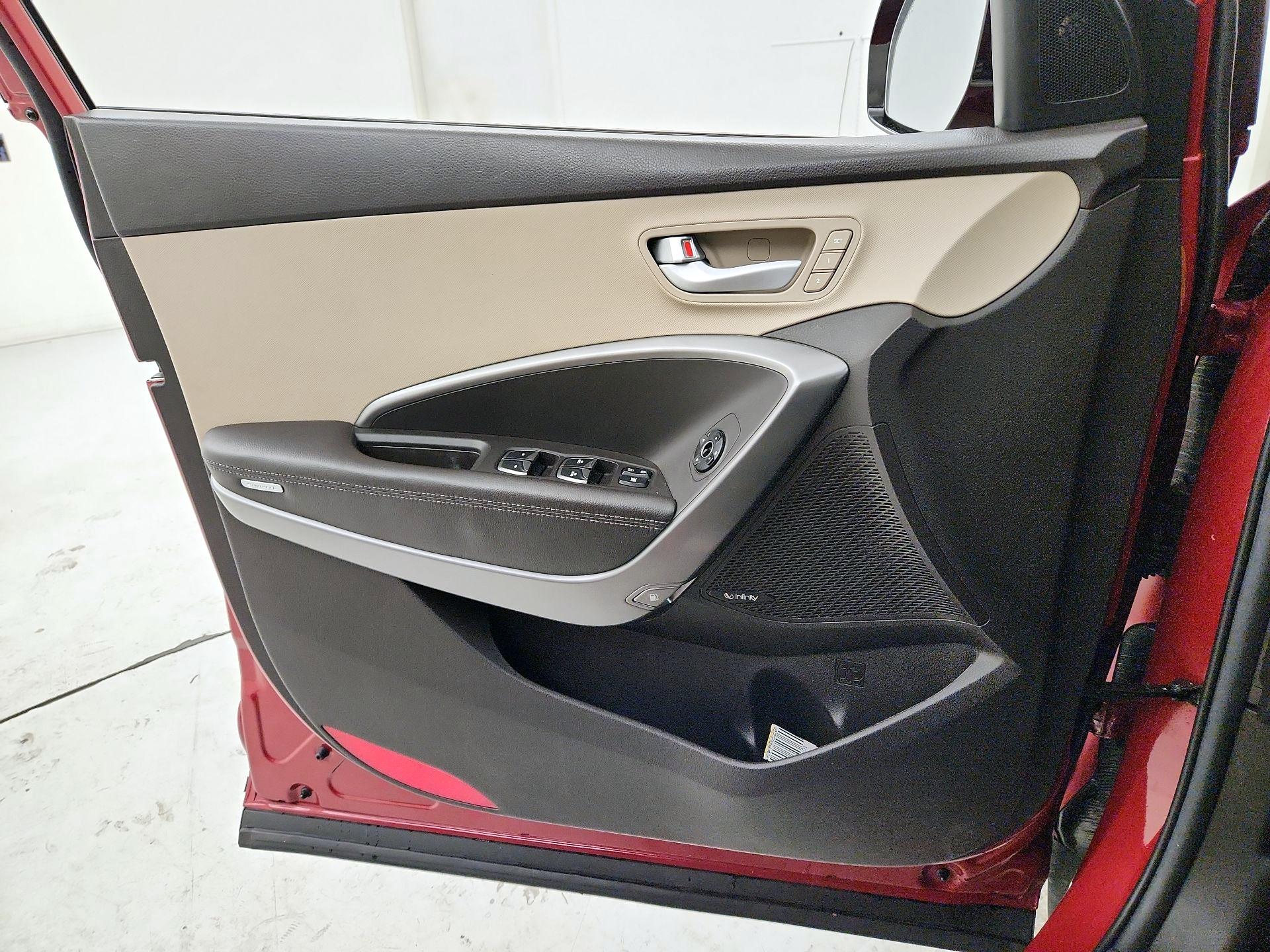 Thumbnail: 2015 Hyundai Santa Fe - 12