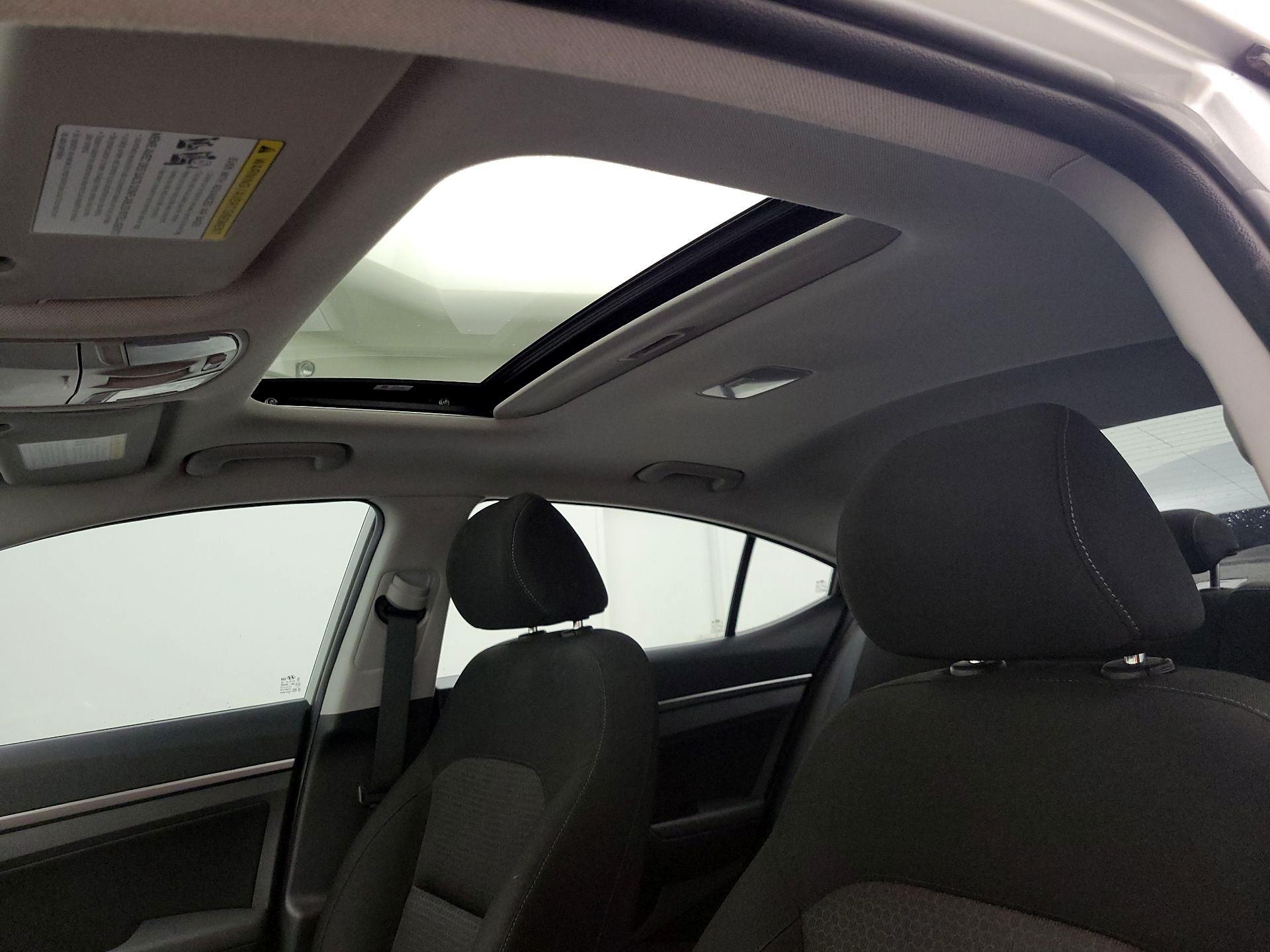 Thumbnail: 2017 Hyundai Elantra - 19