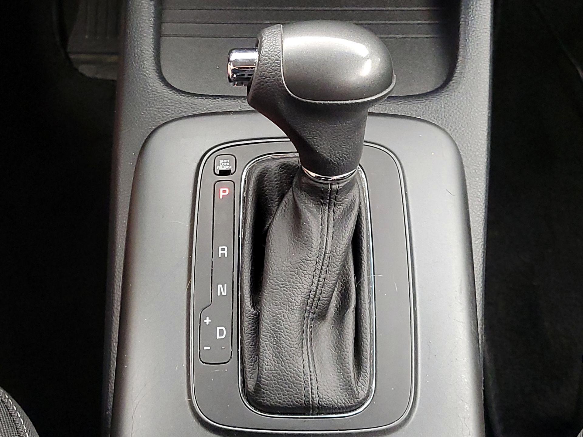 Thumbnail: 2016 Kia Forte - 17