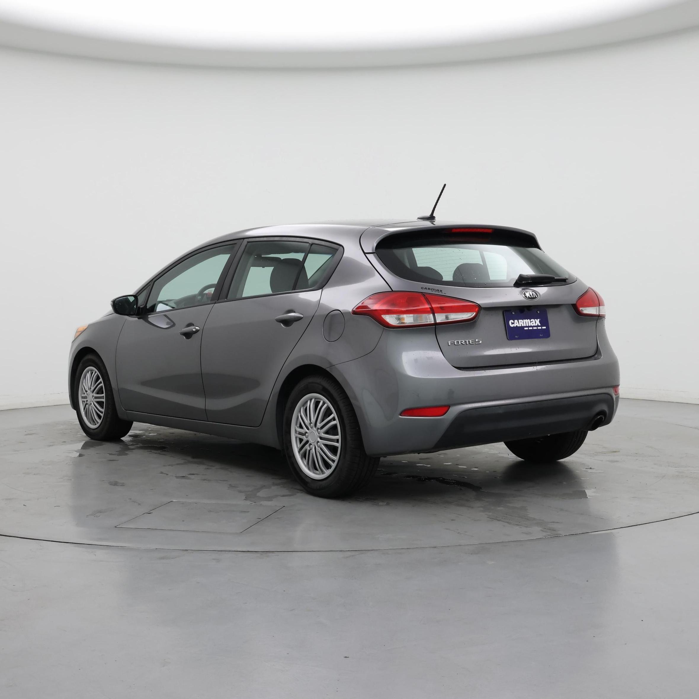 Thumbnail: 2016 Kia Forte - 2