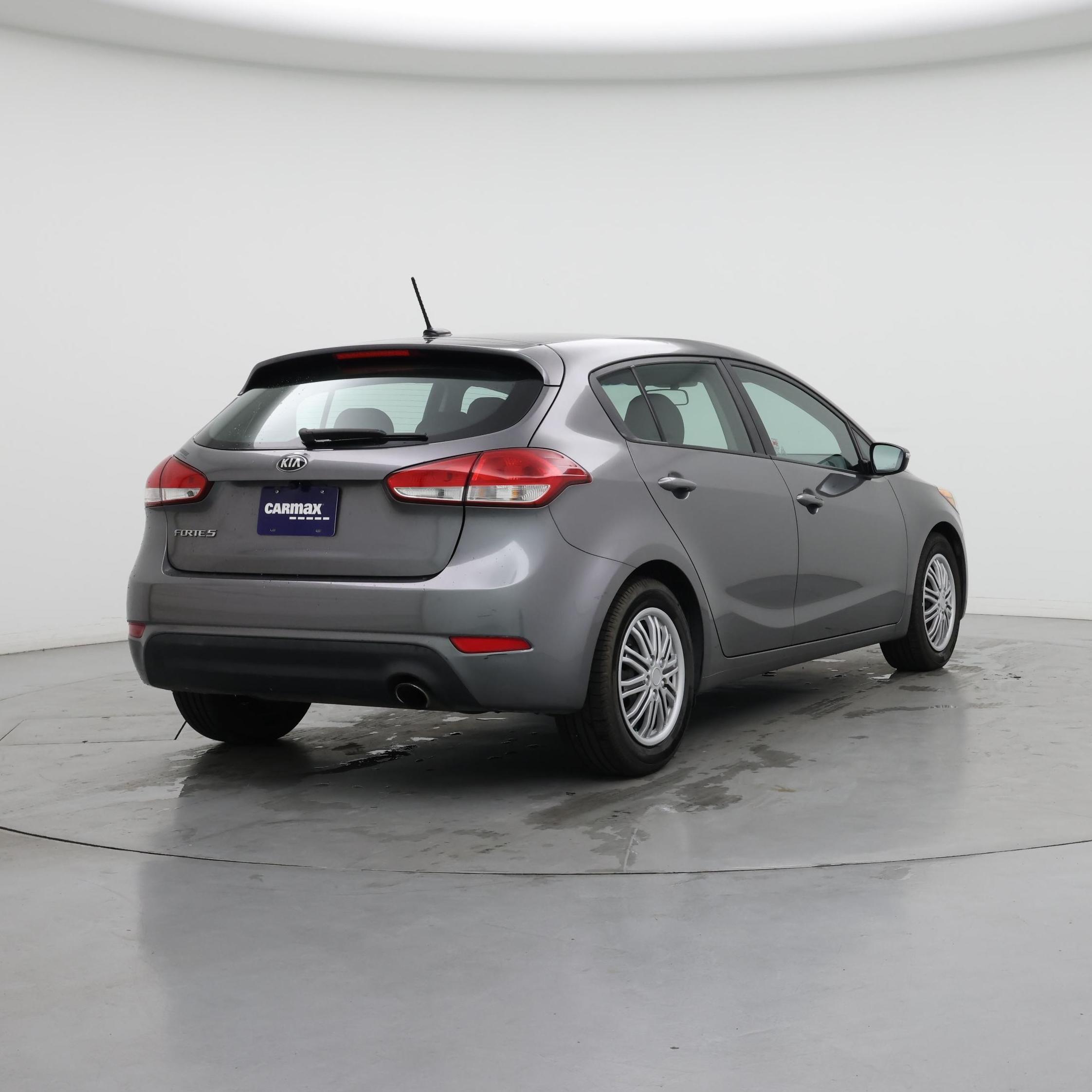 Thumbnail: 2016 Kia Forte - 8