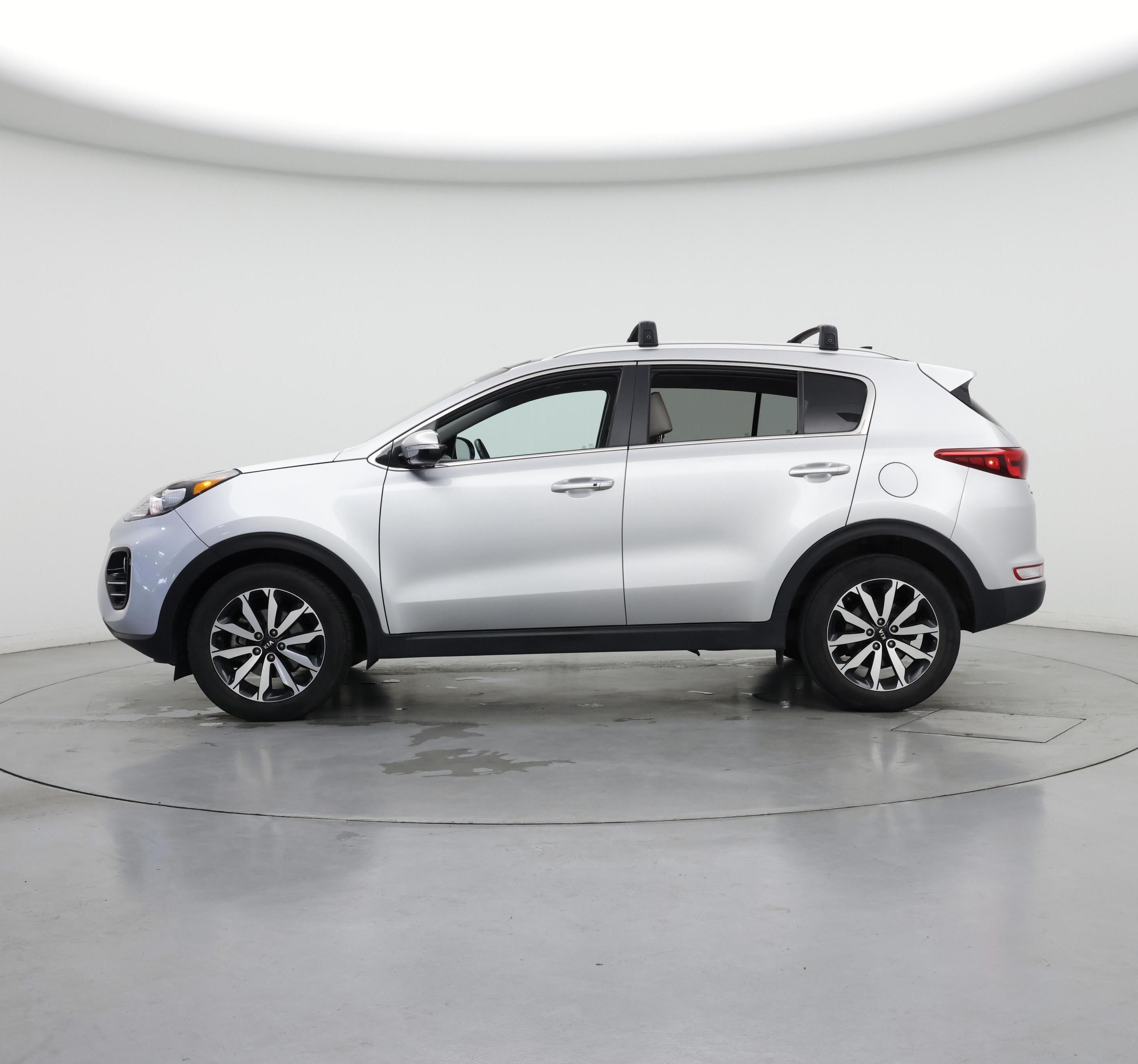 Thumbnail: 2017 Kia Sportage - 3