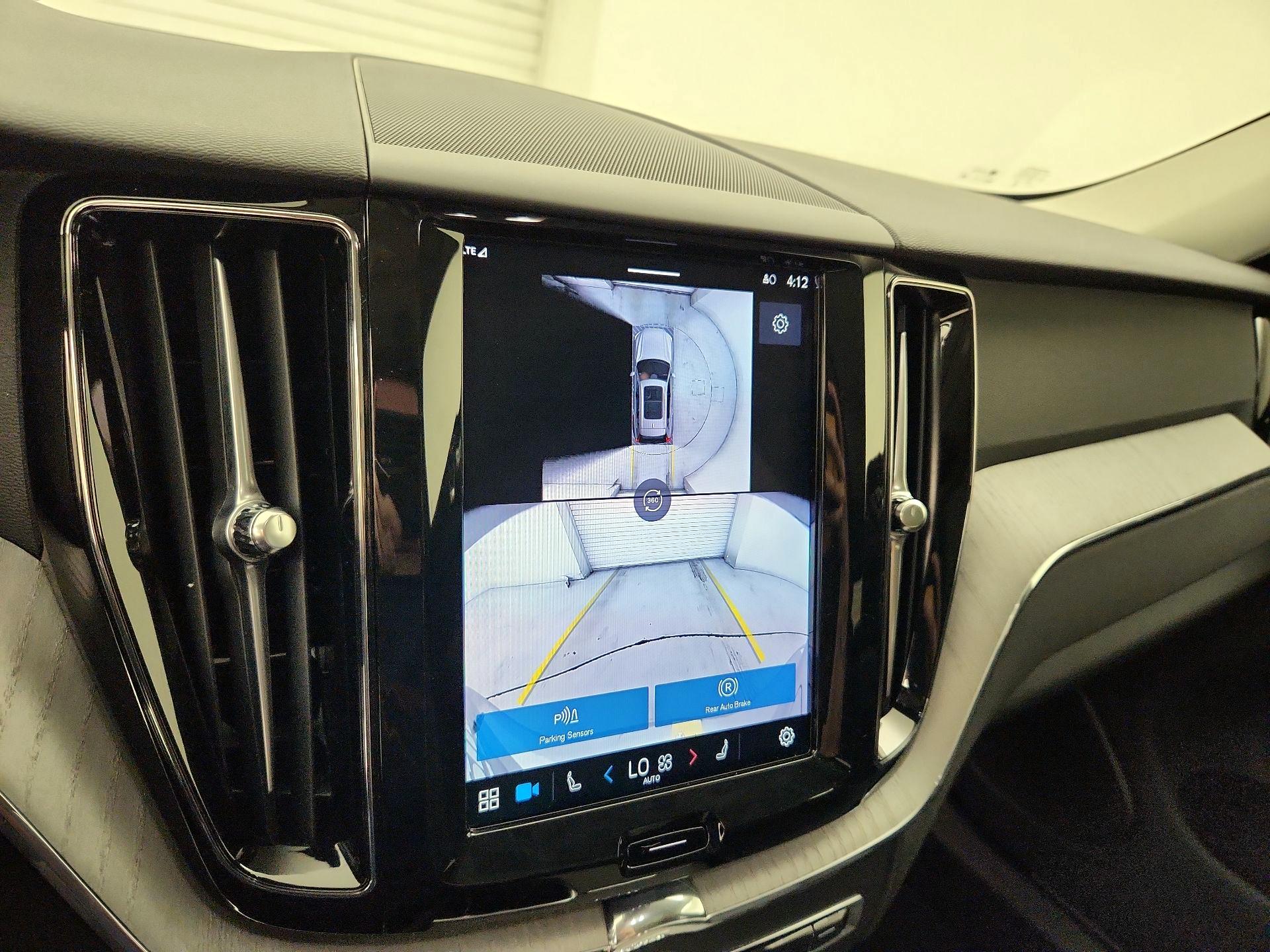 Thumbnail: 2025 Volvo XC60 - 14