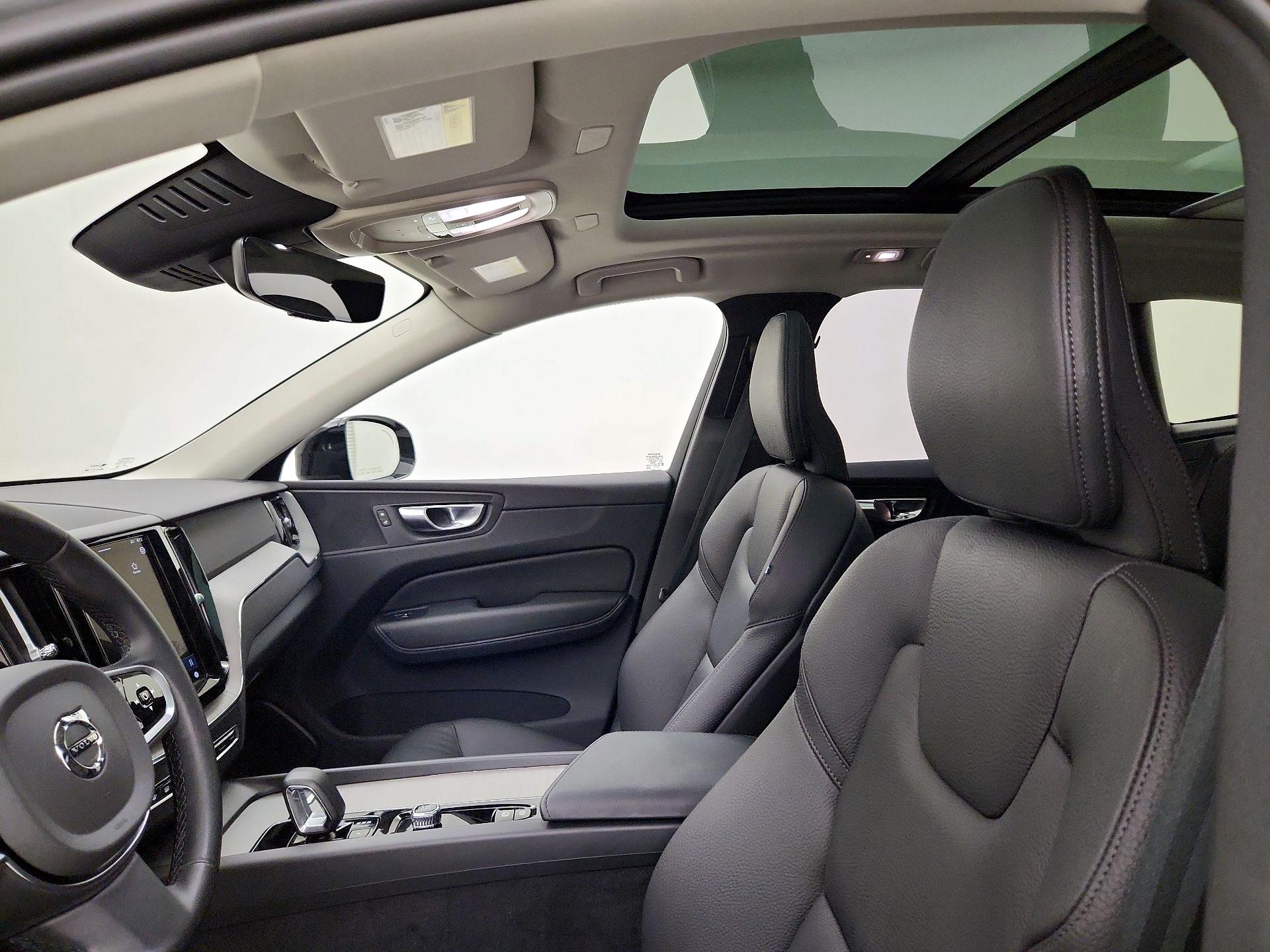 Thumbnail: 2025 Volvo XC60 - 19