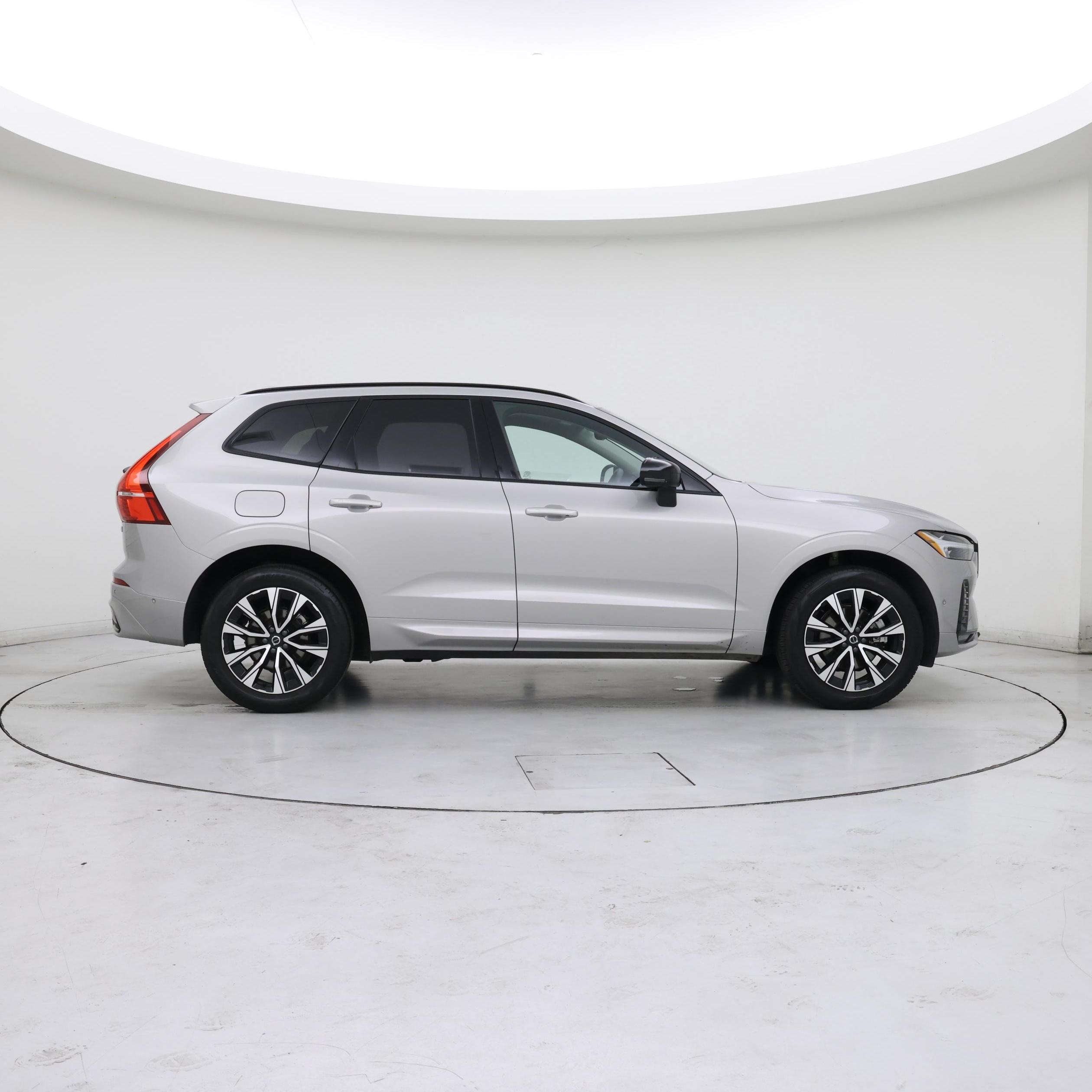 Thumbnail: 2025 Volvo XC60 - 7