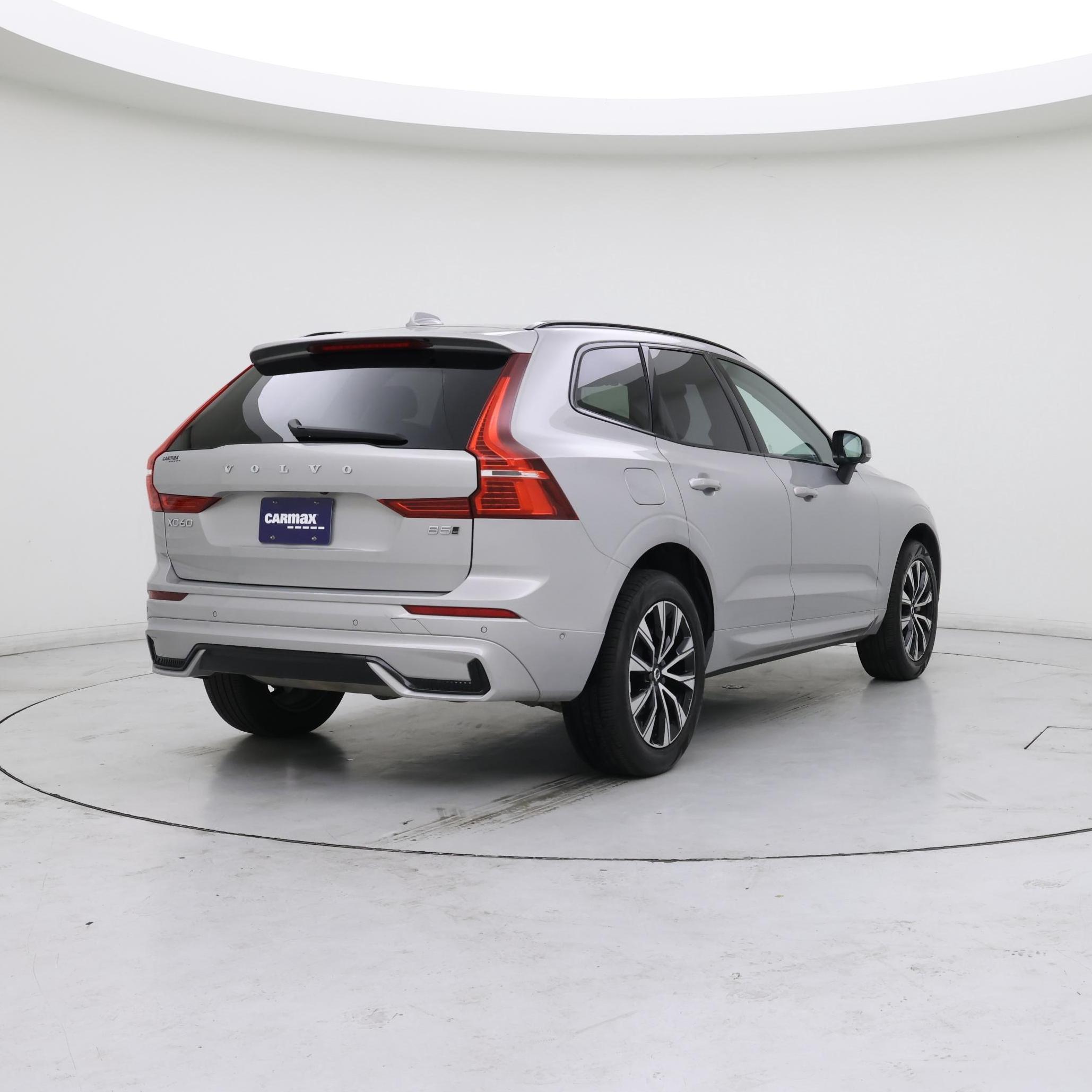 Thumbnail: 2025 Volvo XC60 - 8