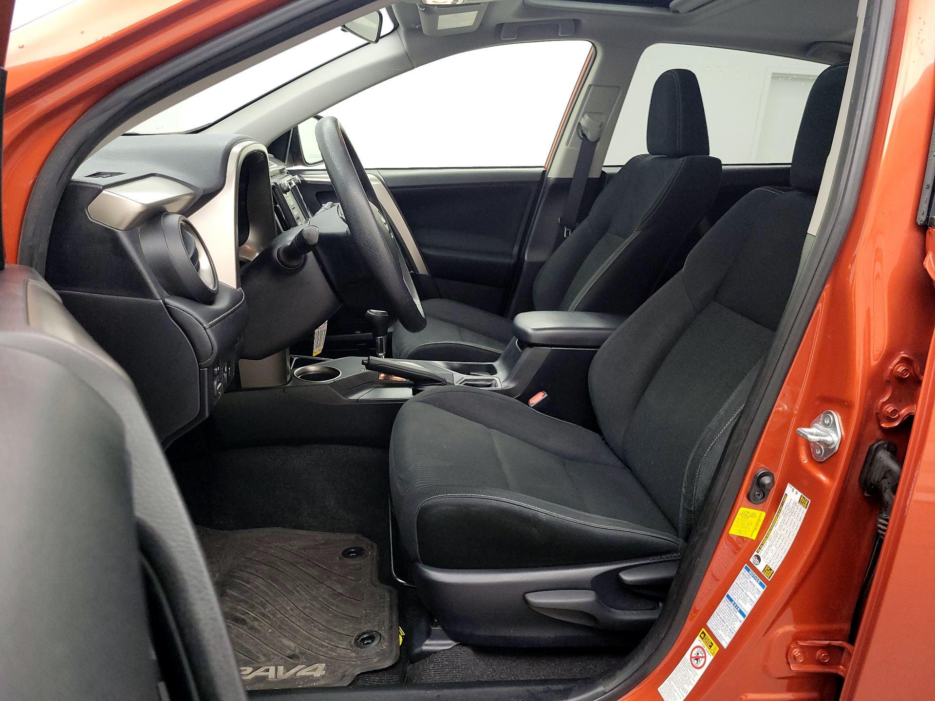 Thumbnail: 2015 Toyota RAV4 - 11