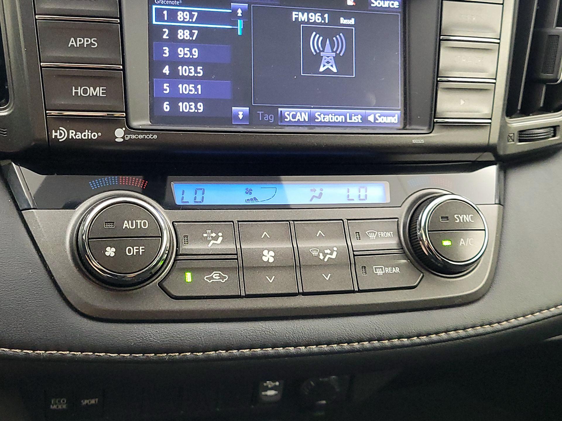 Thumbnail: 2015 Toyota RAV4 - 16