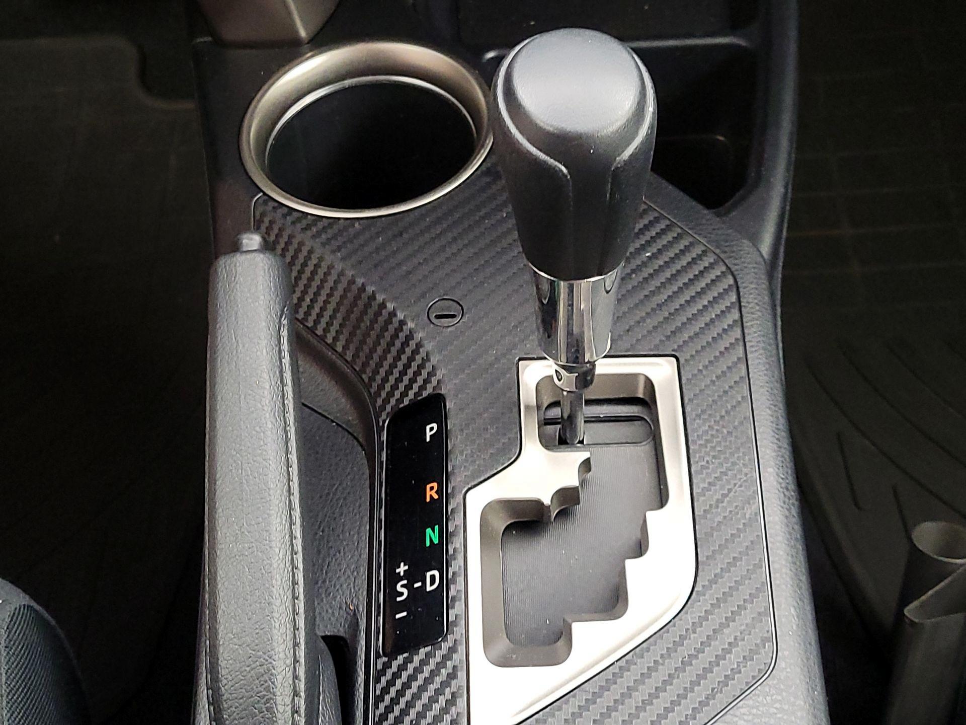 Thumbnail: 2015 Toyota RAV4 - 17