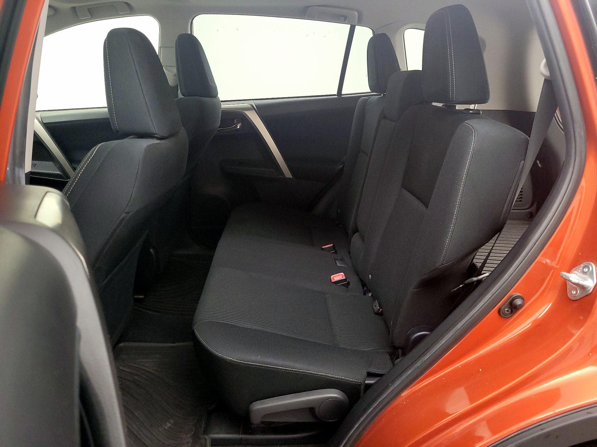 Thumbnail: 2015 Toyota RAV4 - 20