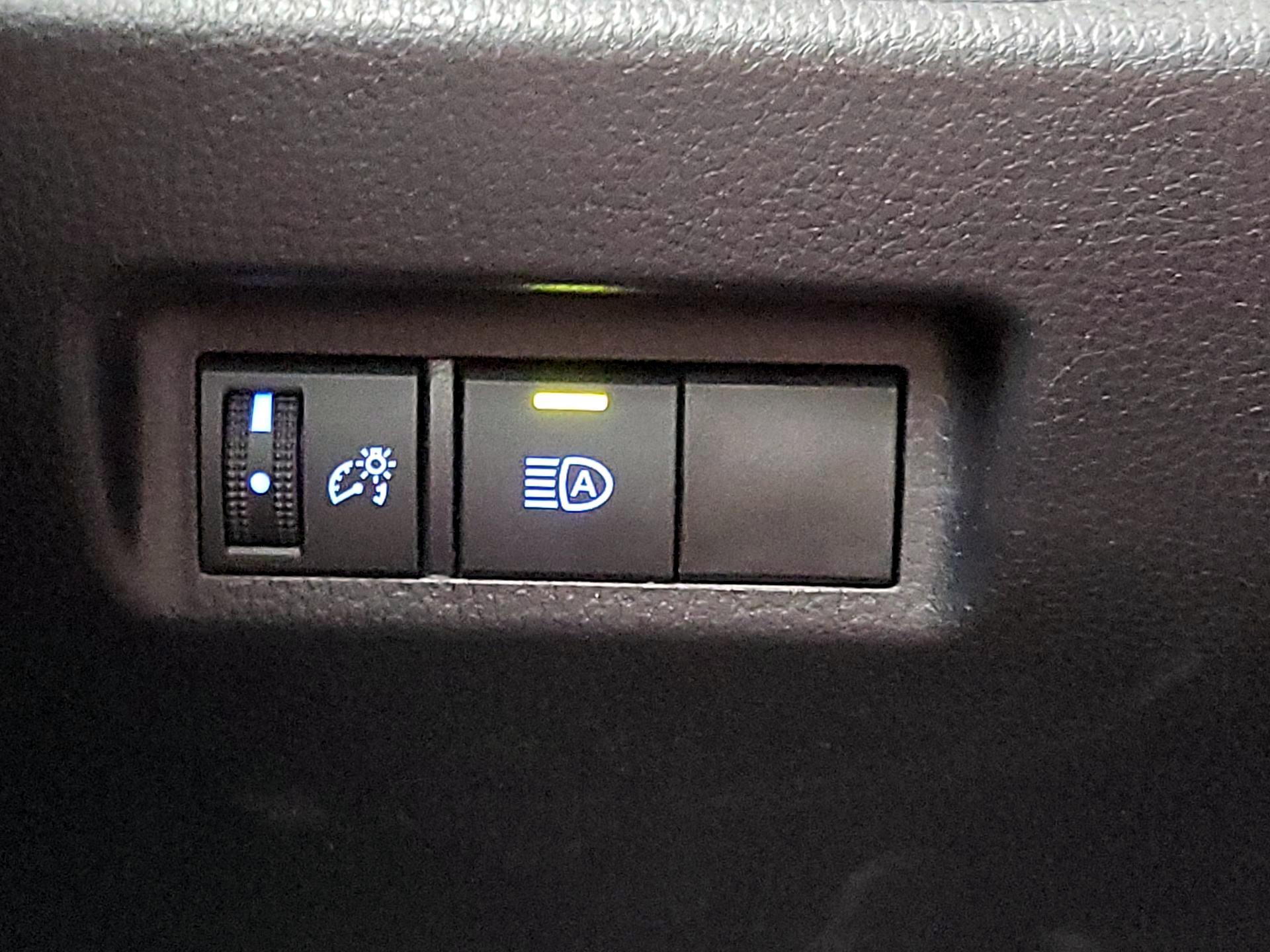 Thumbnail: 2021 Toyota RAV4 - 13