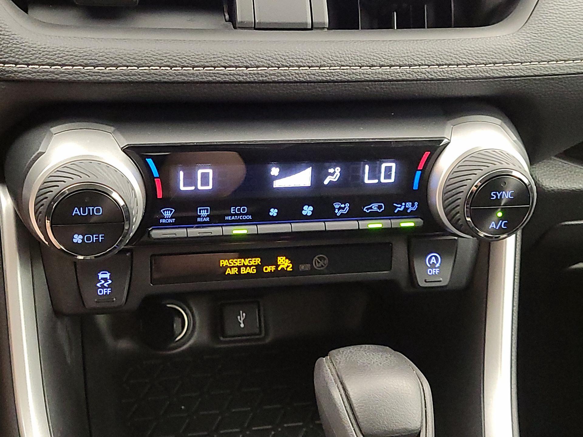 Thumbnail: 2021 Toyota RAV4 - 16