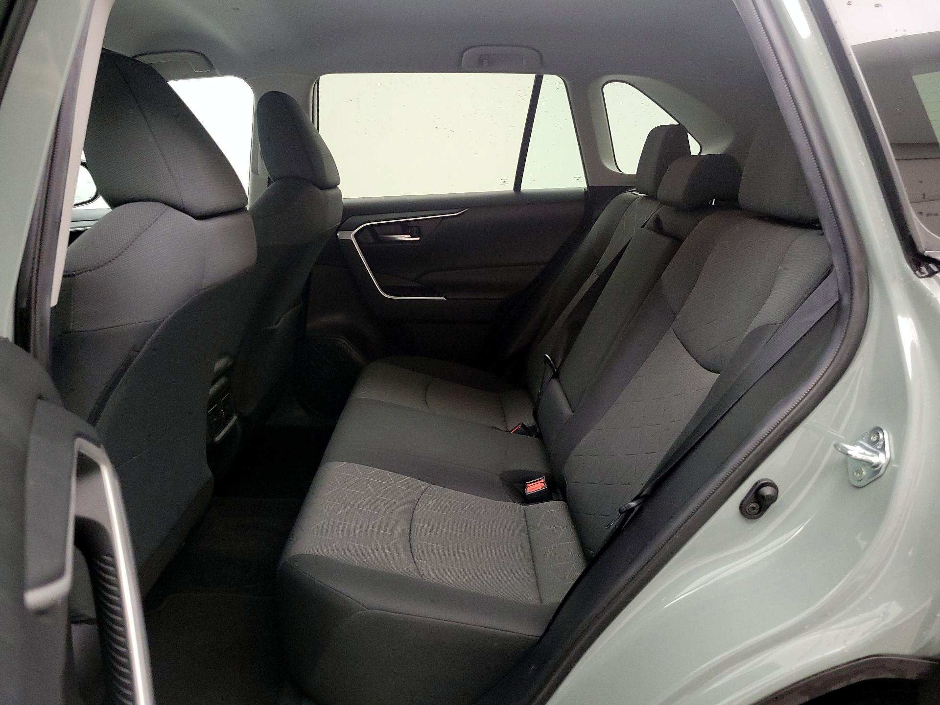 Thumbnail: 2021 Toyota RAV4 - 19