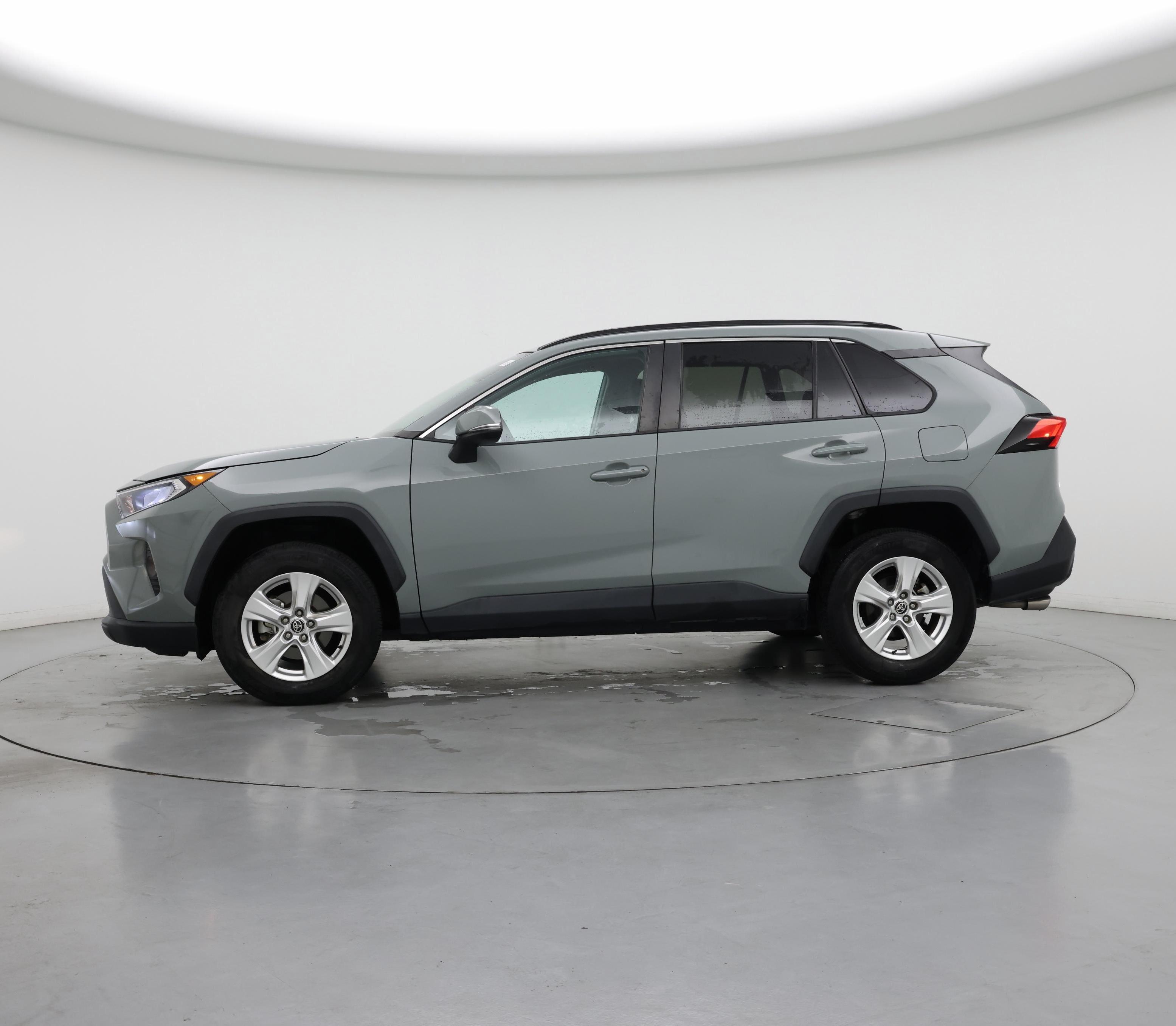 Thumbnail: 2021 Toyota RAV4 - 3