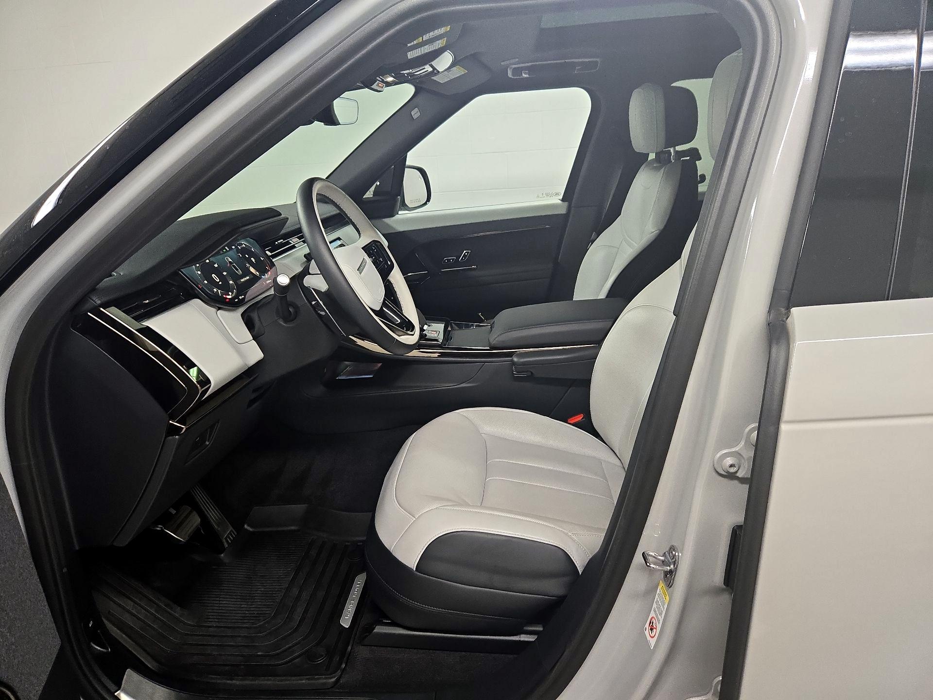 Thumbnail: 2024 Land Rover Range Rover Sport - 11
