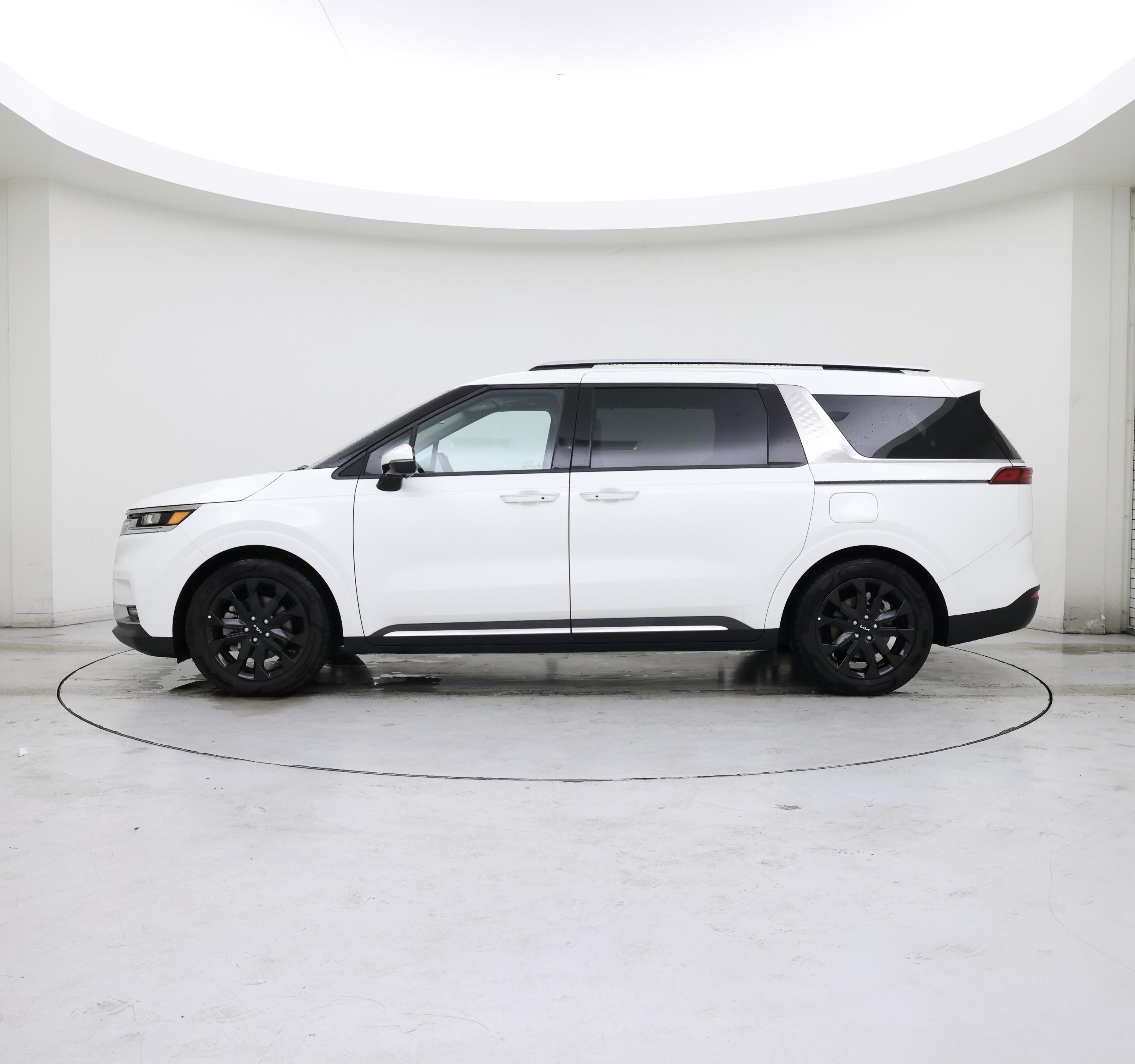 Thumbnail: 2024 Kia Carnival - 3