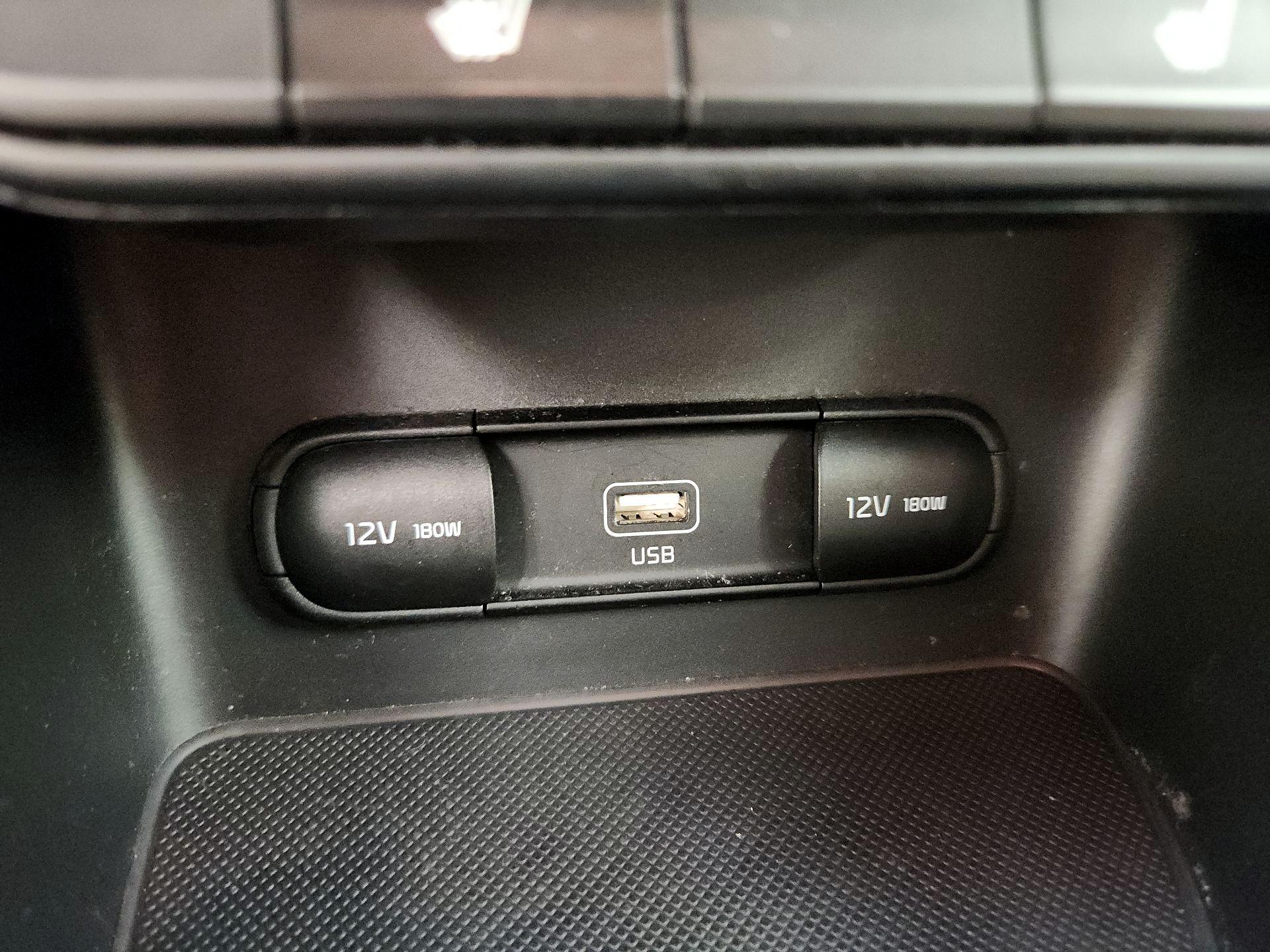 Thumbnail: 2020 Kia Sportage - 18