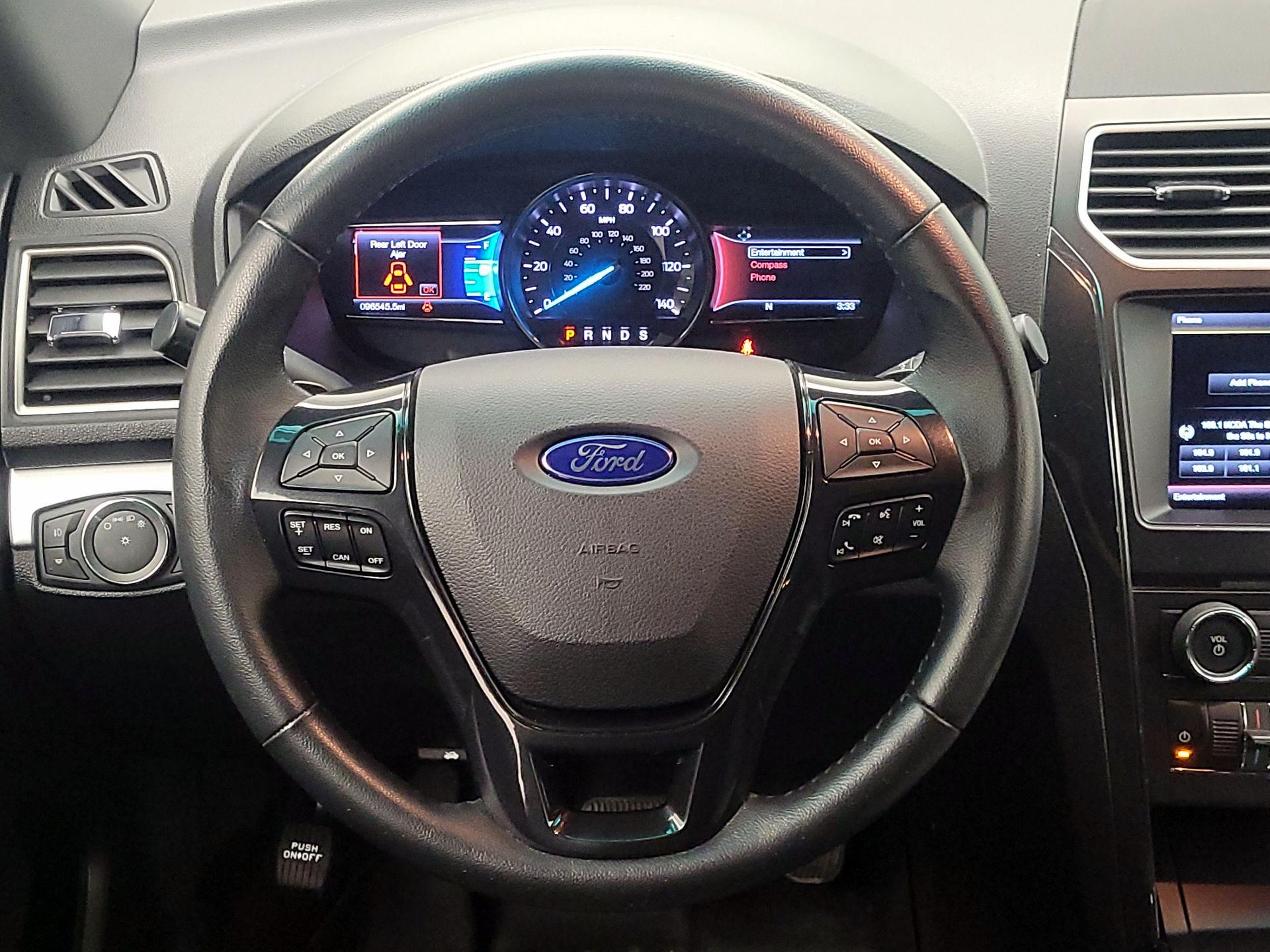 Thumbnail: 2016 Ford Explorer - 10