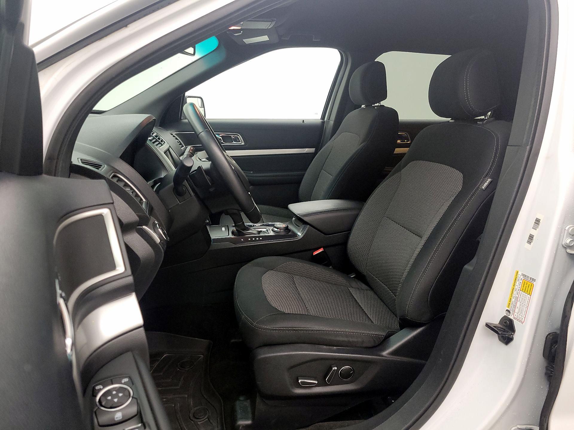 Thumbnail: 2016 Ford Explorer - 11