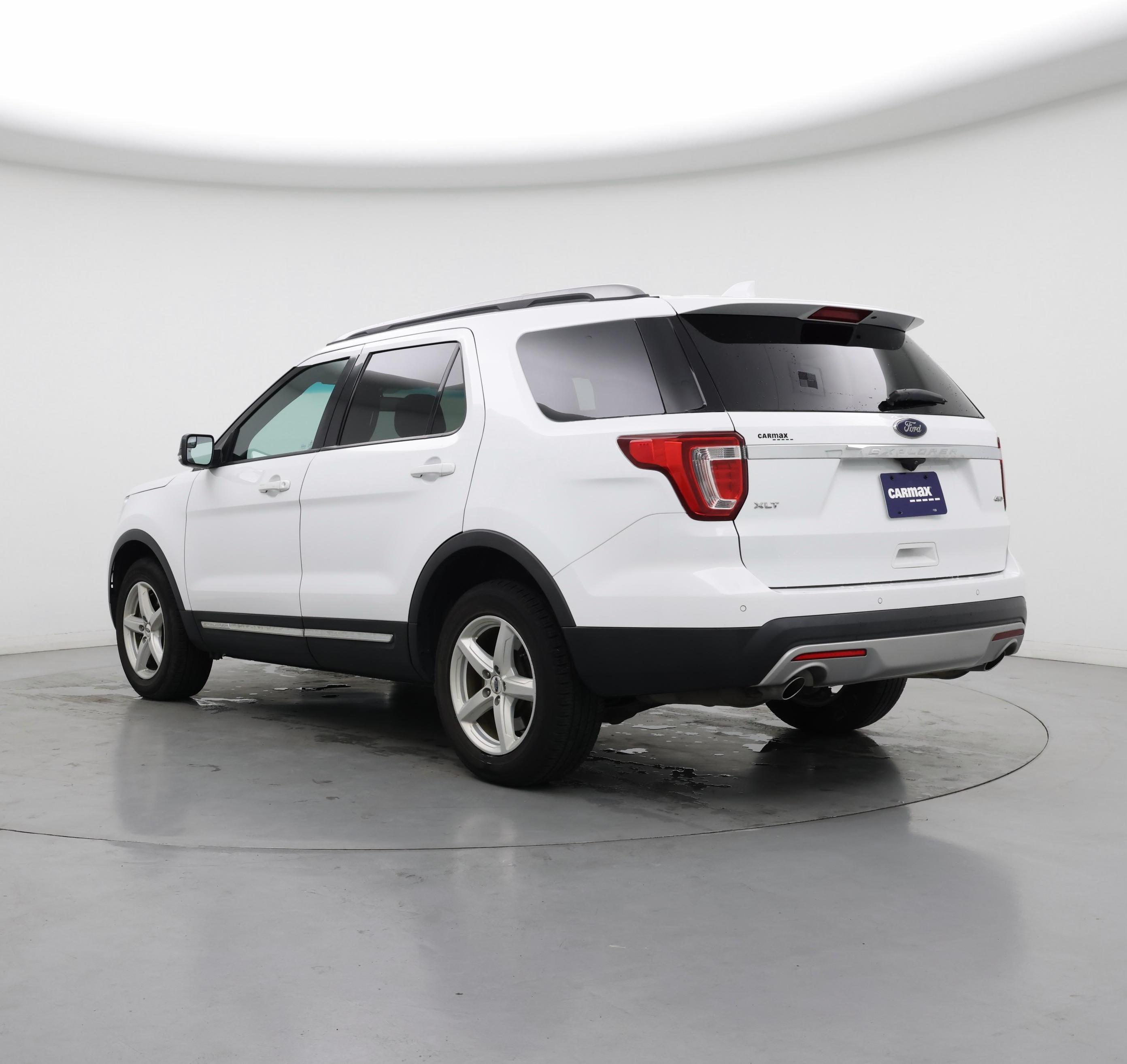 Thumbnail: 2016 Ford Explorer - 2