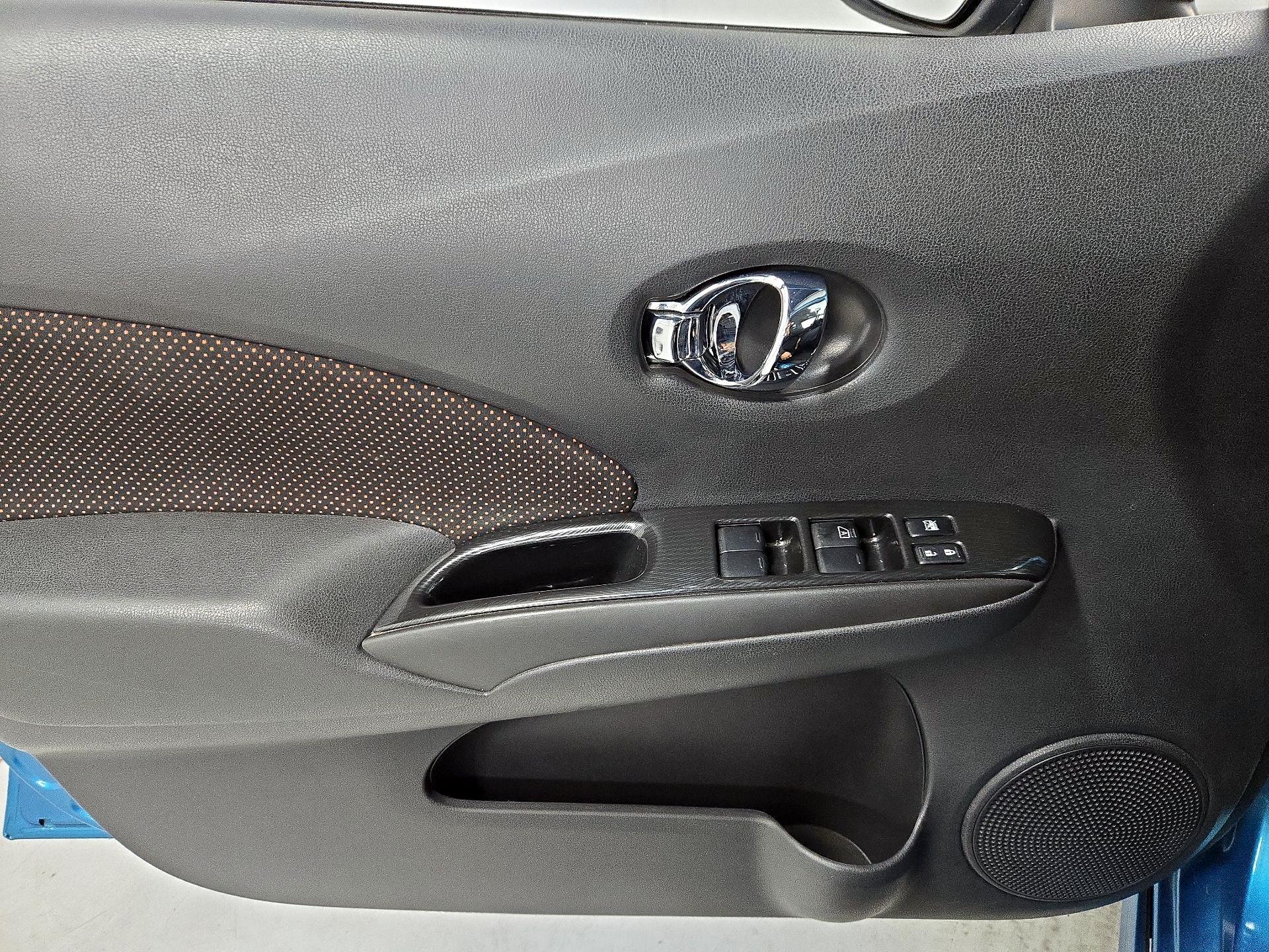 Thumbnail: 2015 Nissan Versa Note - 12