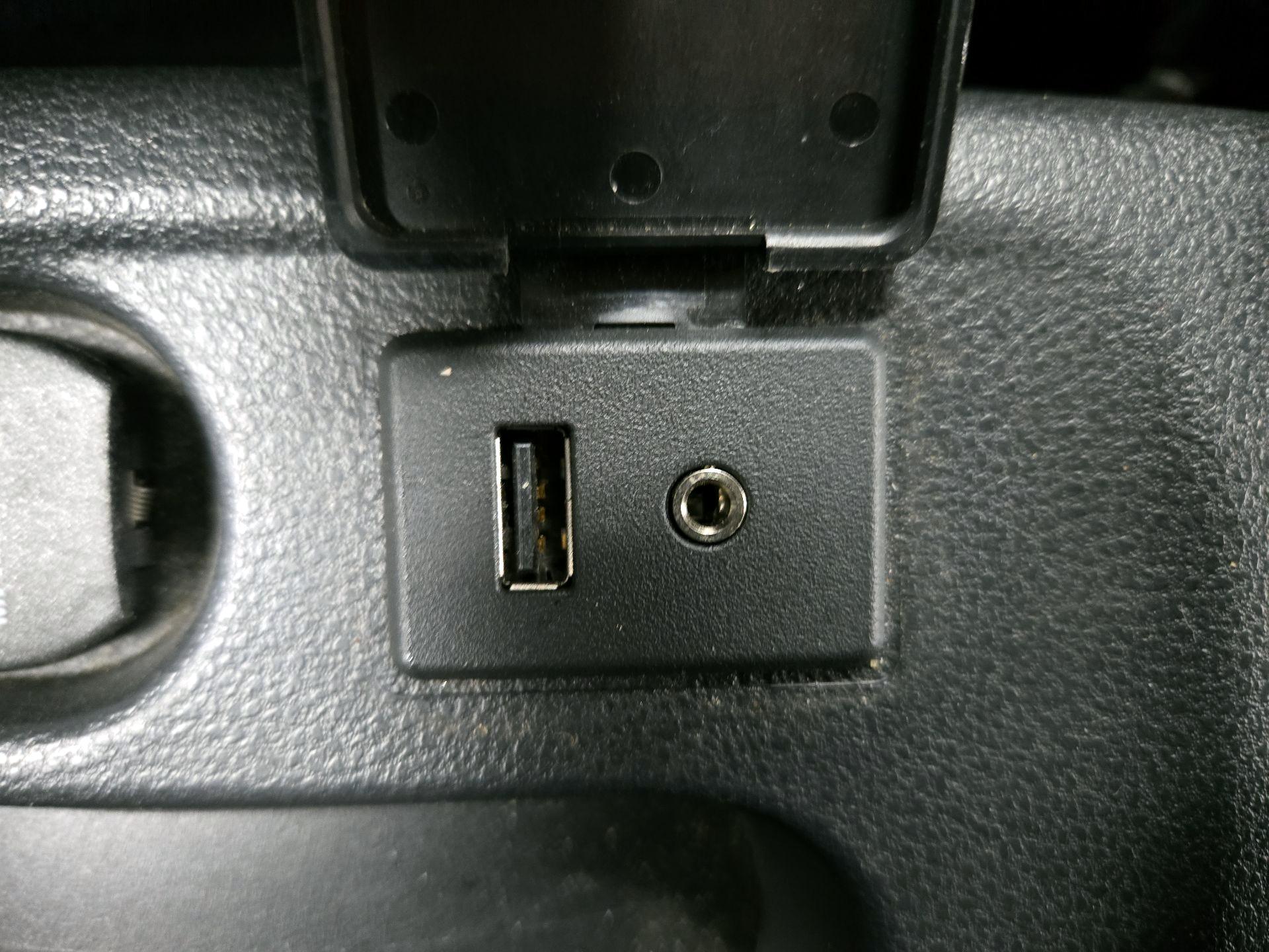 Thumbnail: 2015 Nissan Versa Note - 18