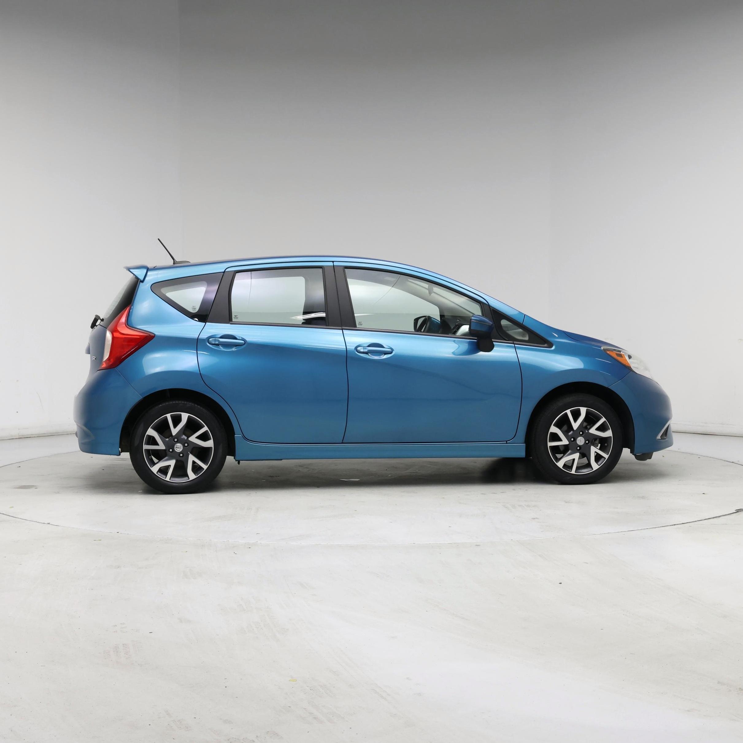Thumbnail: 2015 Nissan Versa Note - 7