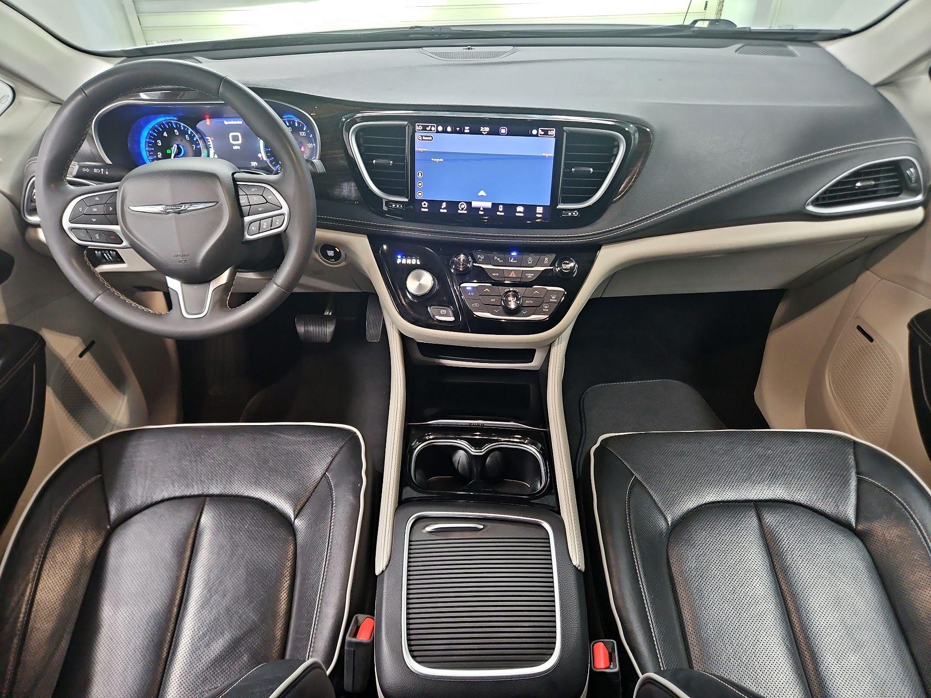 Thumbnail: 2022 Chrysler Pacifica - 9