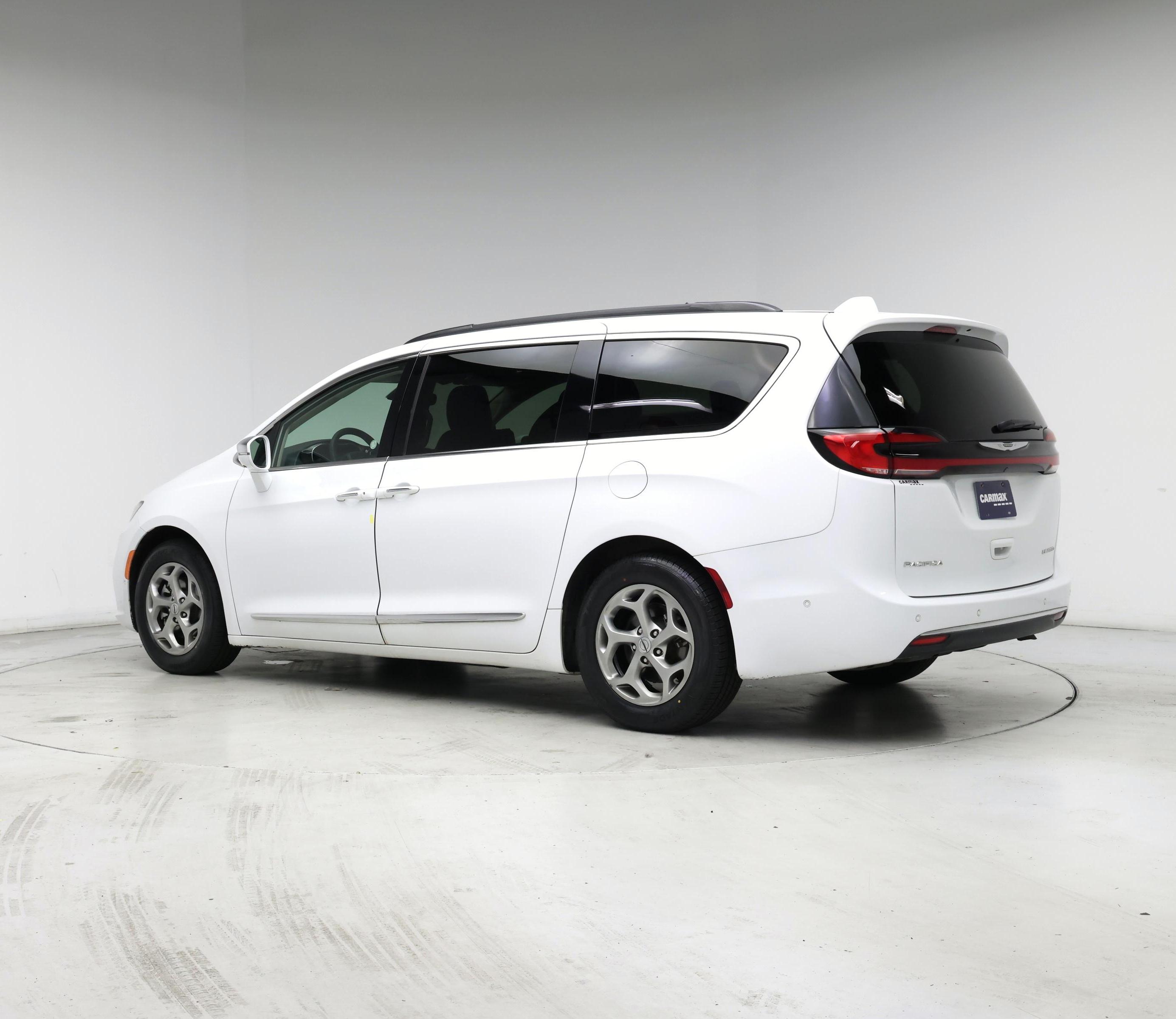 Thumbnail: 2022 Chrysler Pacifica - 2