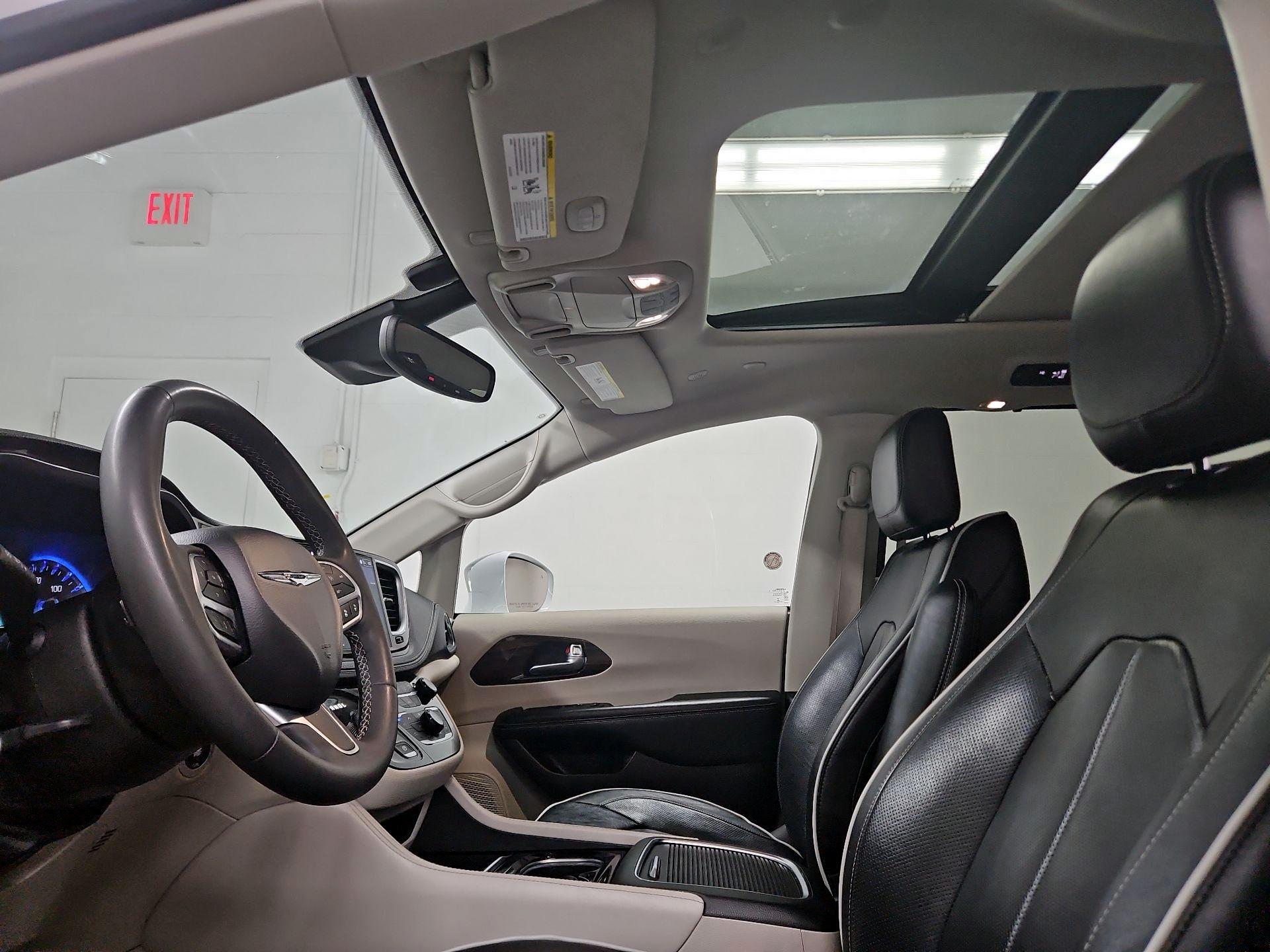 Thumbnail: 2022 Chrysler Pacifica - 20