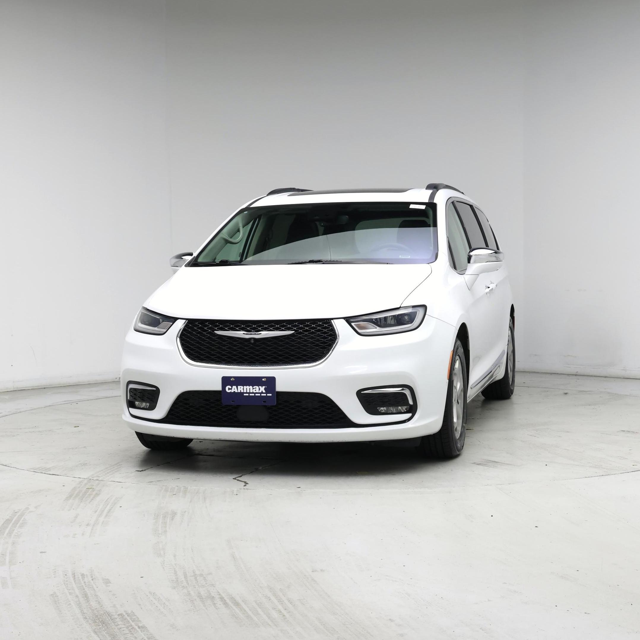 Thumbnail: 2022 Chrysler Pacifica - 4