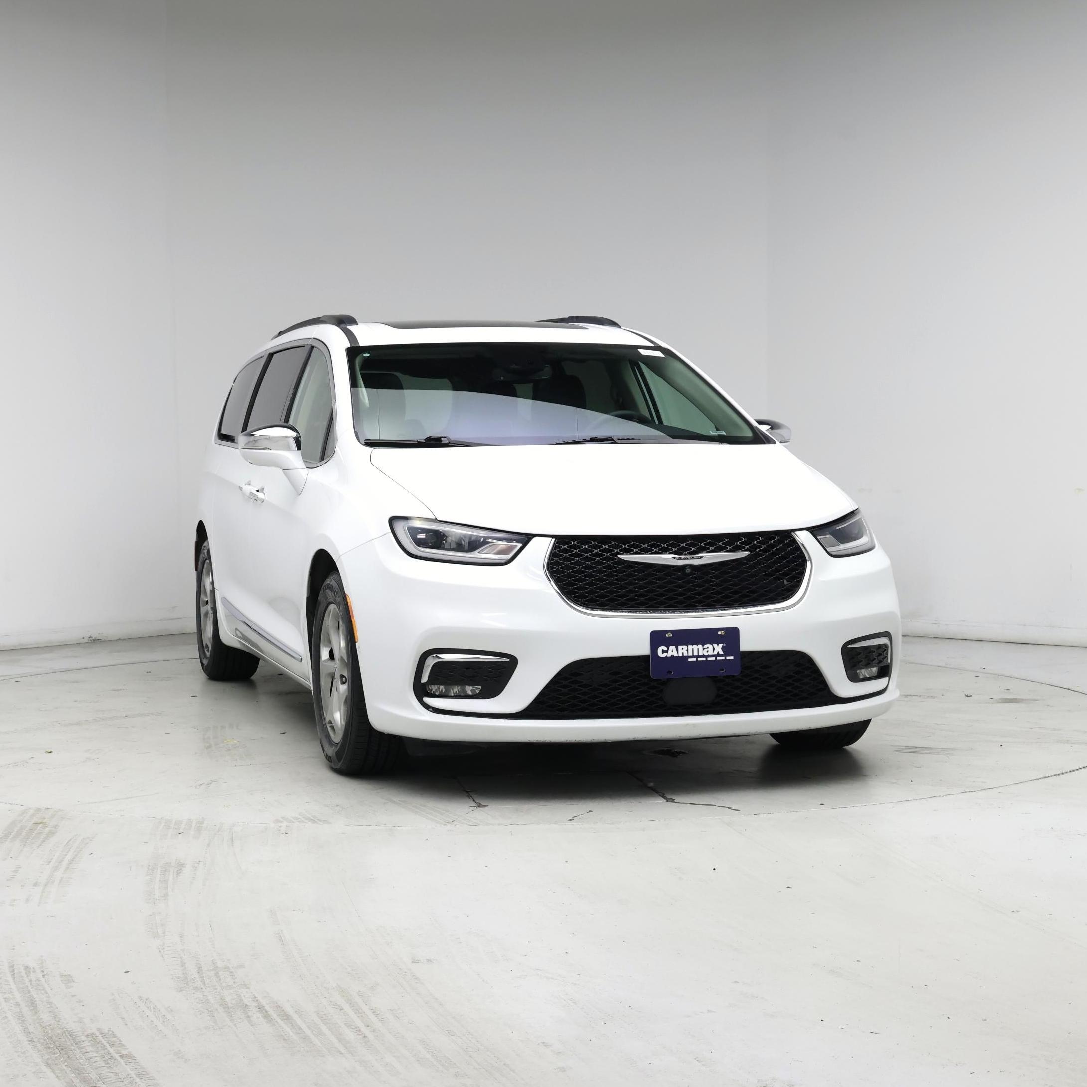 Thumbnail: 2022 Chrysler Pacifica - 5