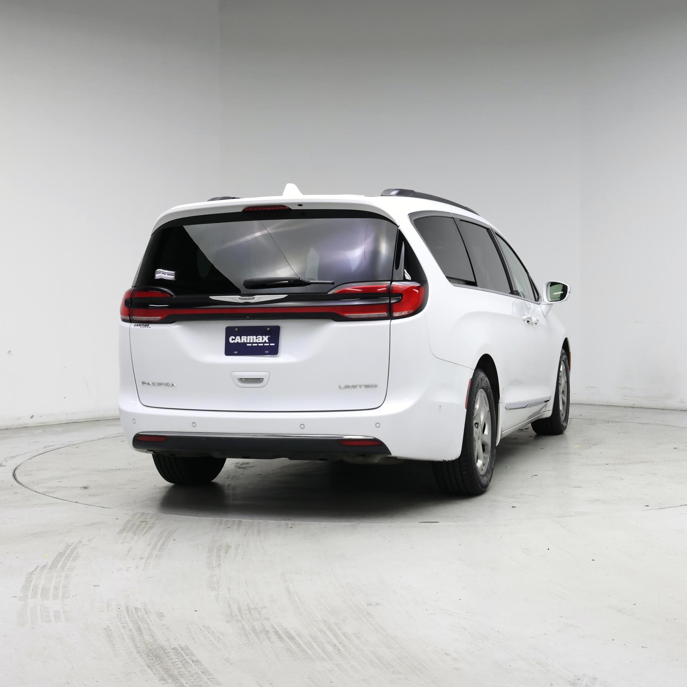 Thumbnail: 2022 Chrysler Pacifica - 8