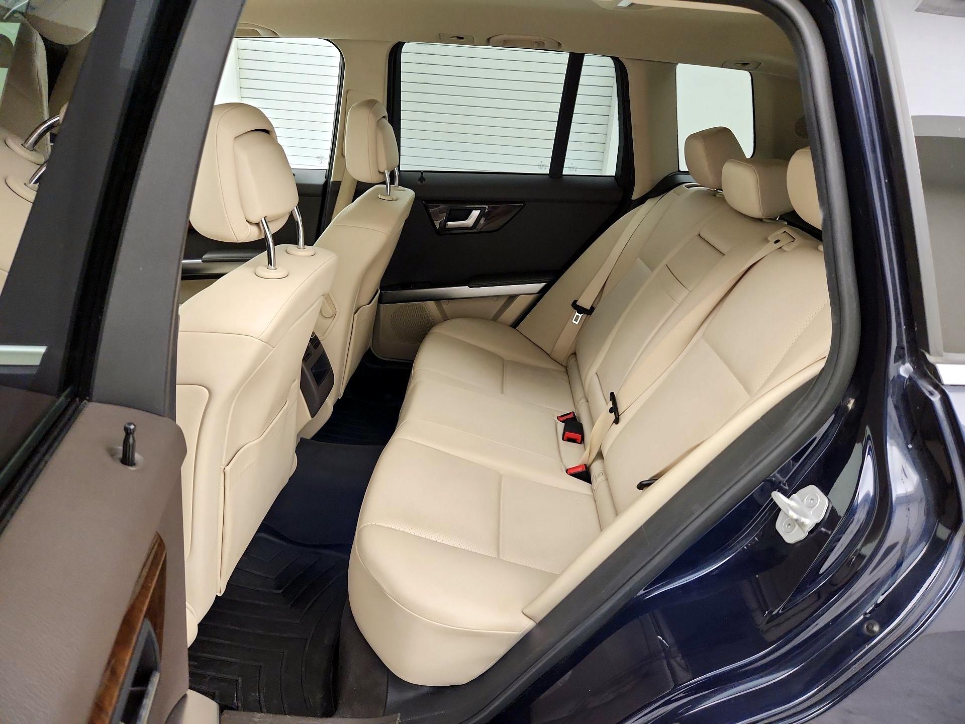 Thumbnail: 2015 Mercedes-Benz GLK - 20