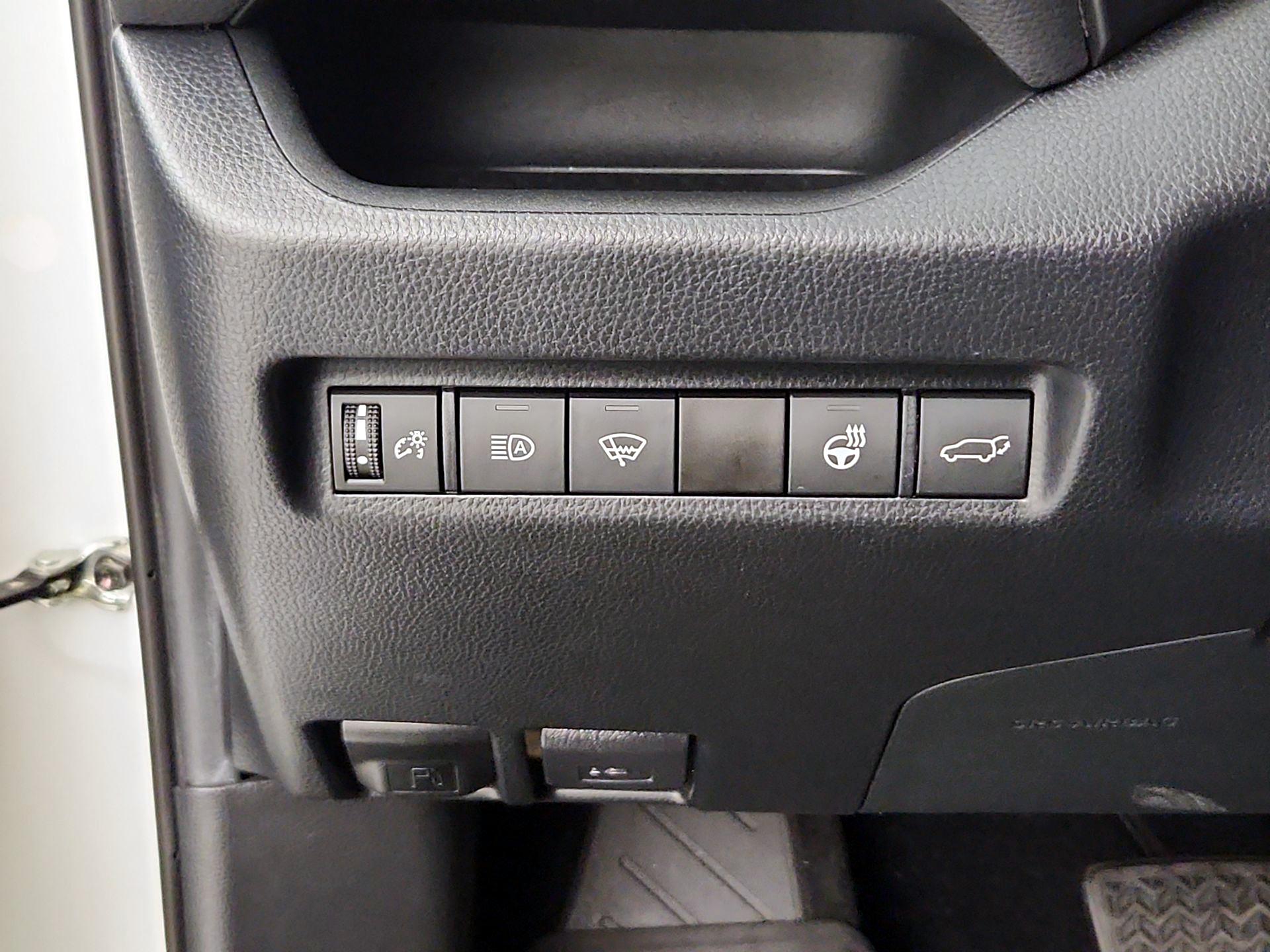 Thumbnail: 2020 Toyota RAV4 - 13