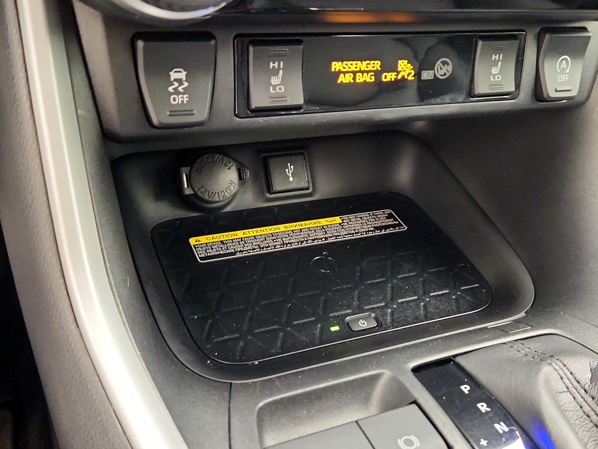 Thumbnail: 2020 Toyota RAV4 - 18