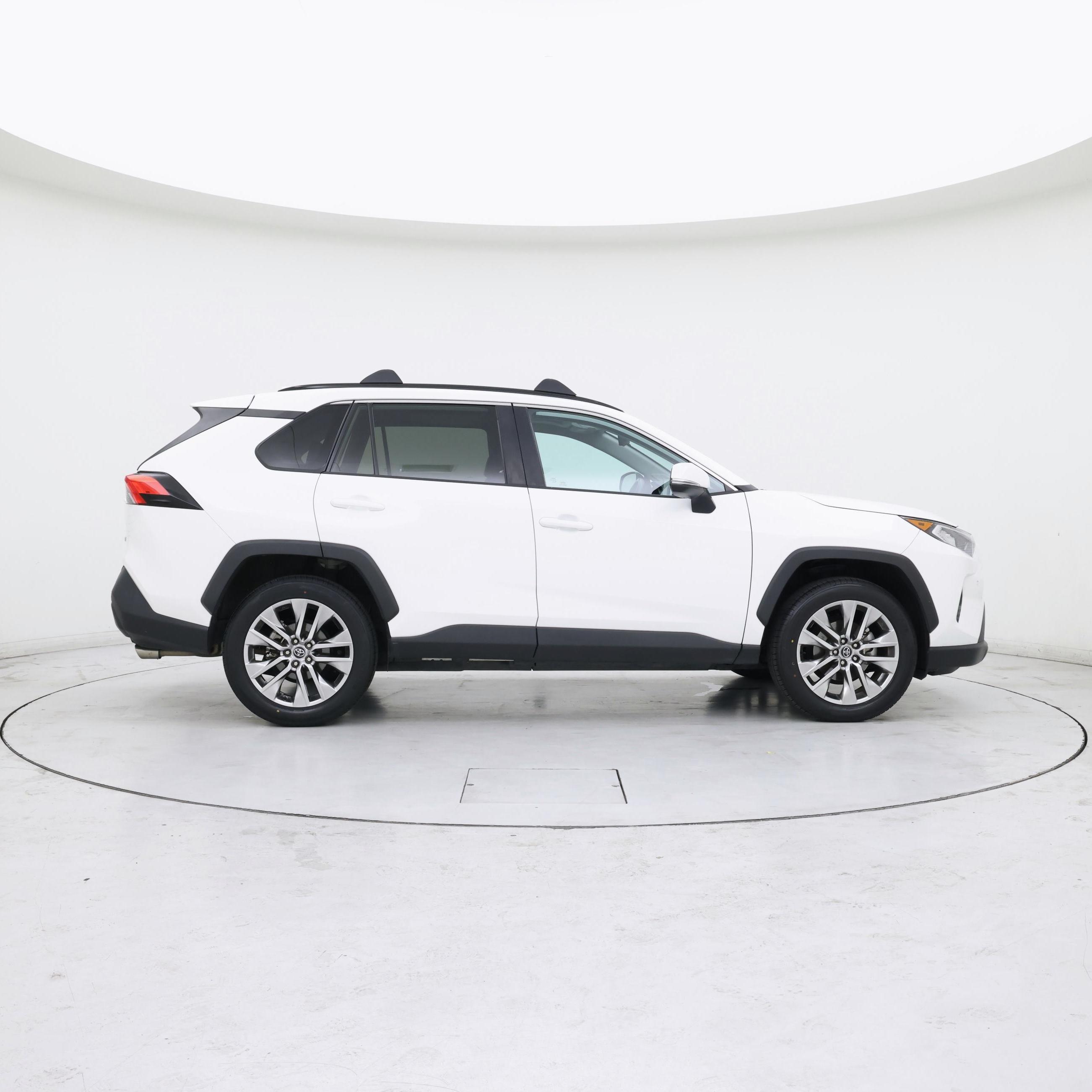 Thumbnail: 2020 Toyota RAV4 - 7
