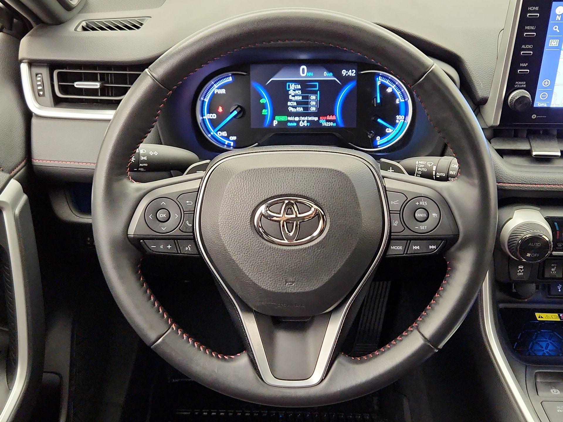 Thumbnail: 2022 Toyota RAV4 - 10