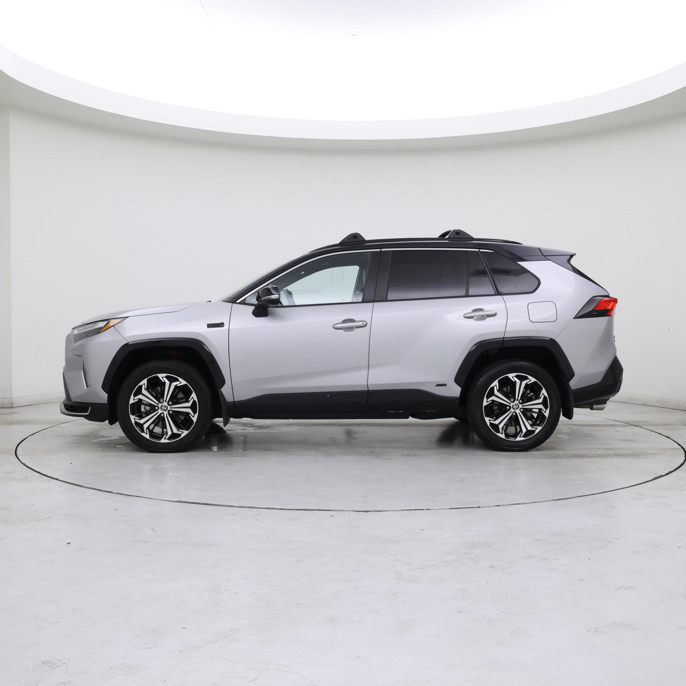 Thumbnail: 2022 Toyota RAV4 - 3