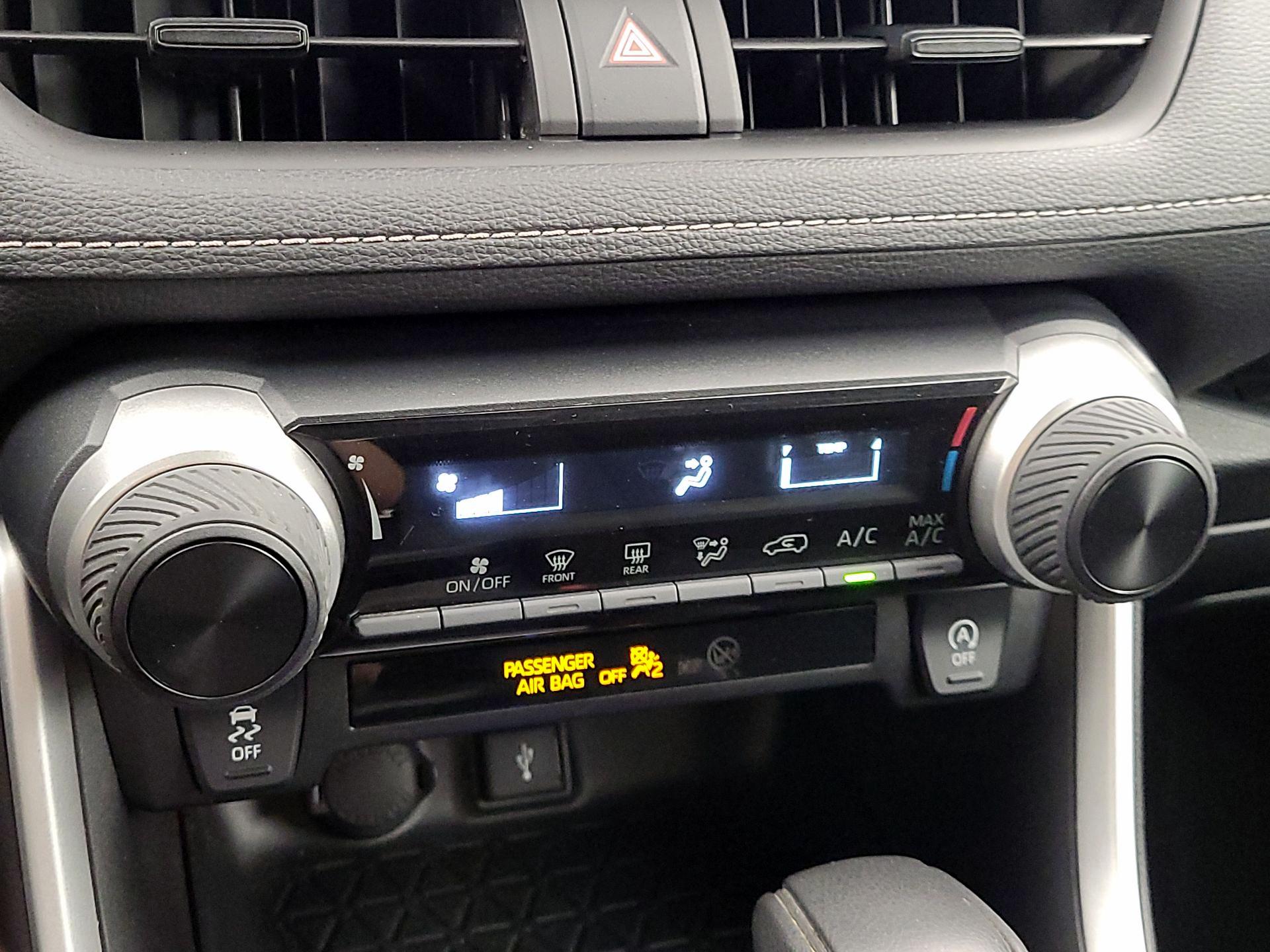 Thumbnail: 2021 Toyota RAV4 - 16