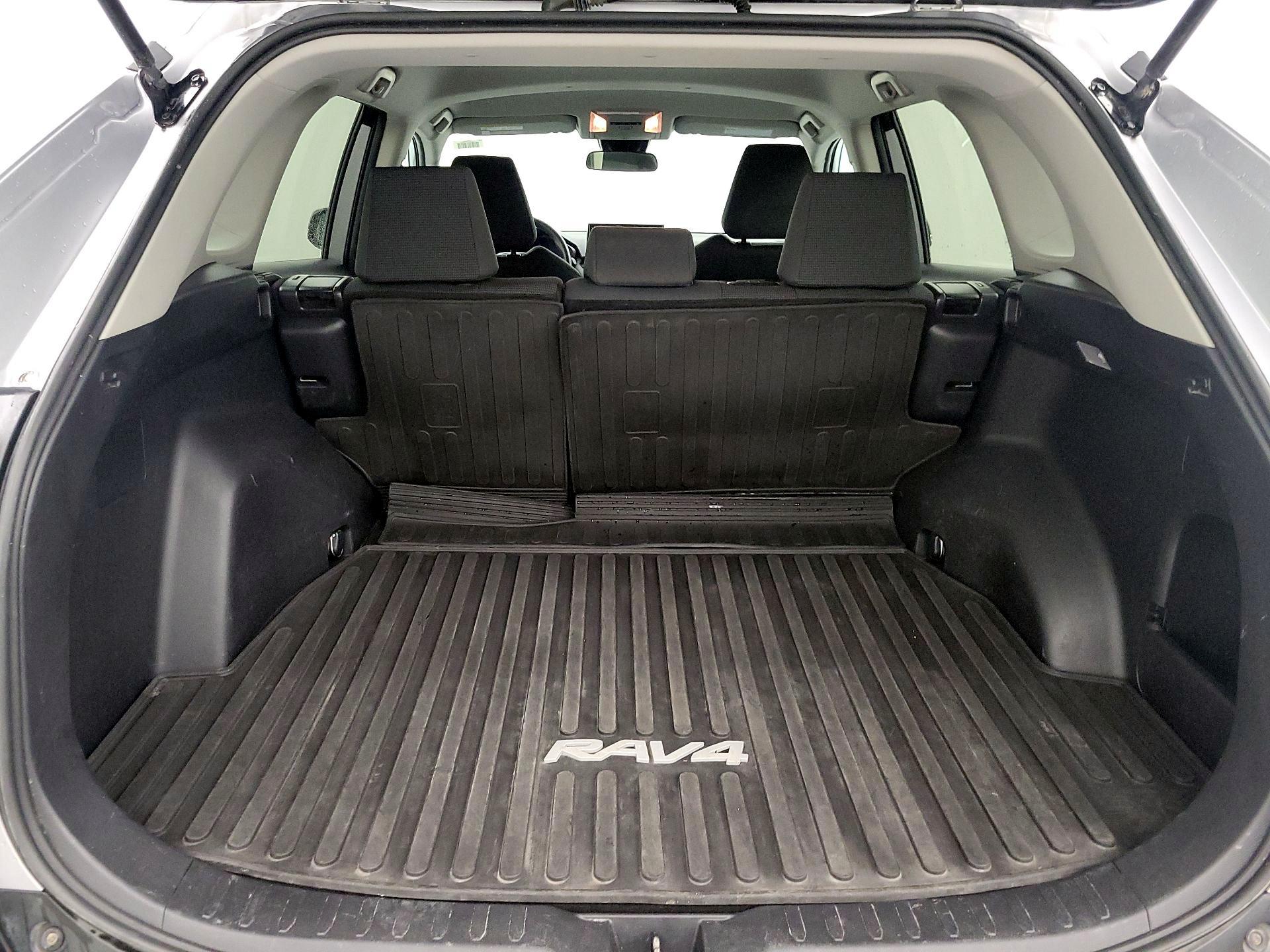 Thumbnail: 2021 Toyota RAV4 - 20