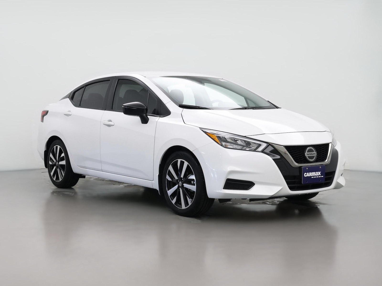 2022 Nissan Versa Sedan SR