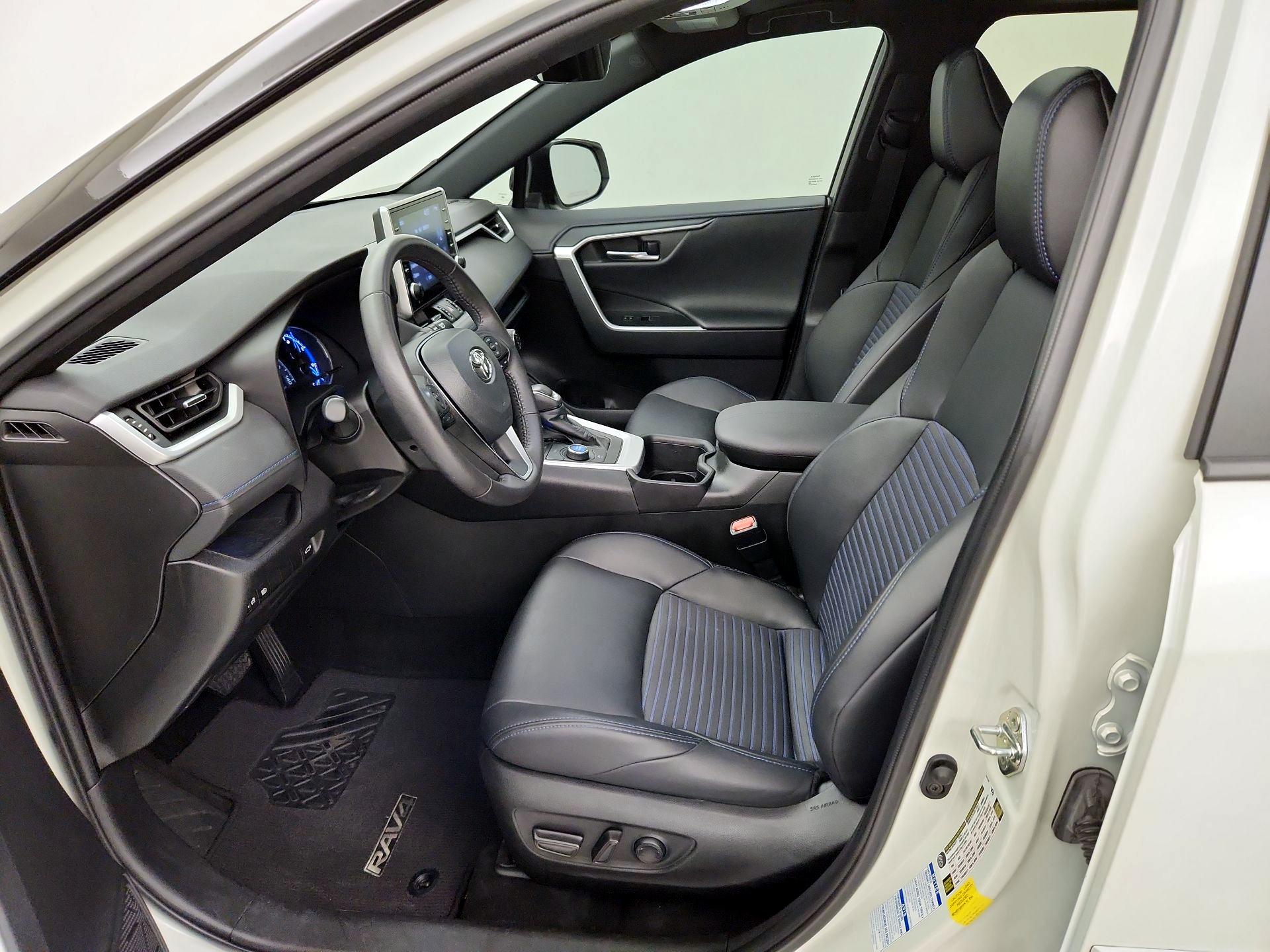 Thumbnail: 2022 Toyota RAV4 - 11