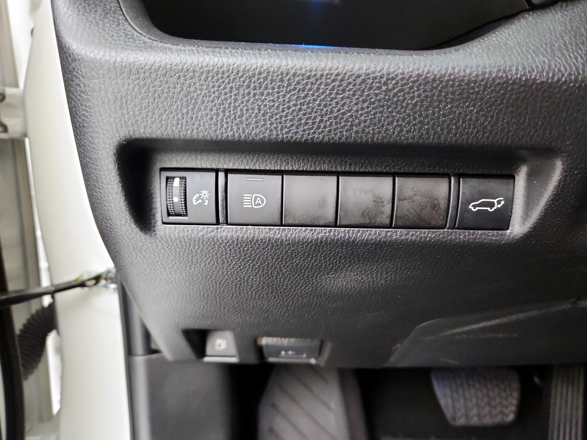 Thumbnail: 2022 Toyota RAV4 - 13