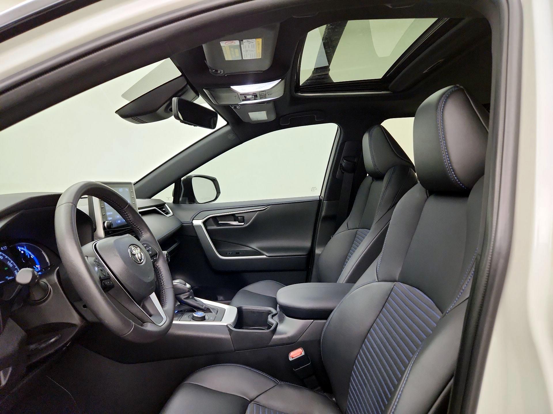 Thumbnail: 2022 Toyota RAV4 - 19