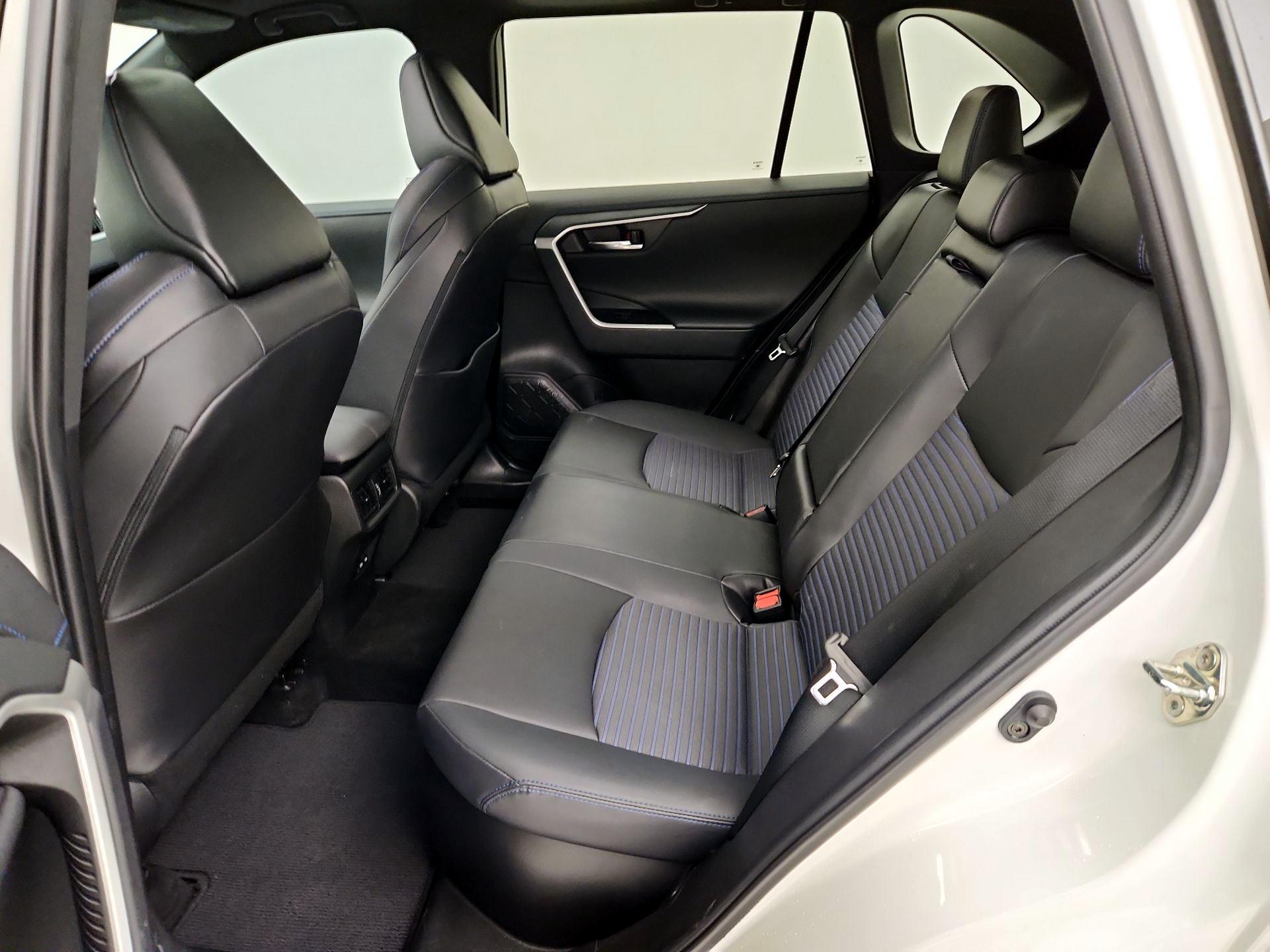 Thumbnail: 2022 Toyota RAV4 - 20