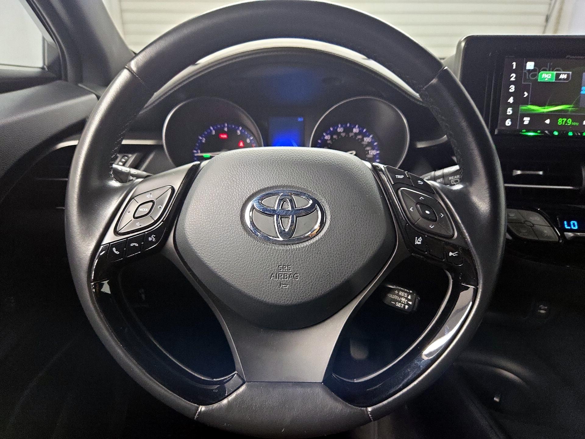 Thumbnail: 2018 Toyota C-HR - 10