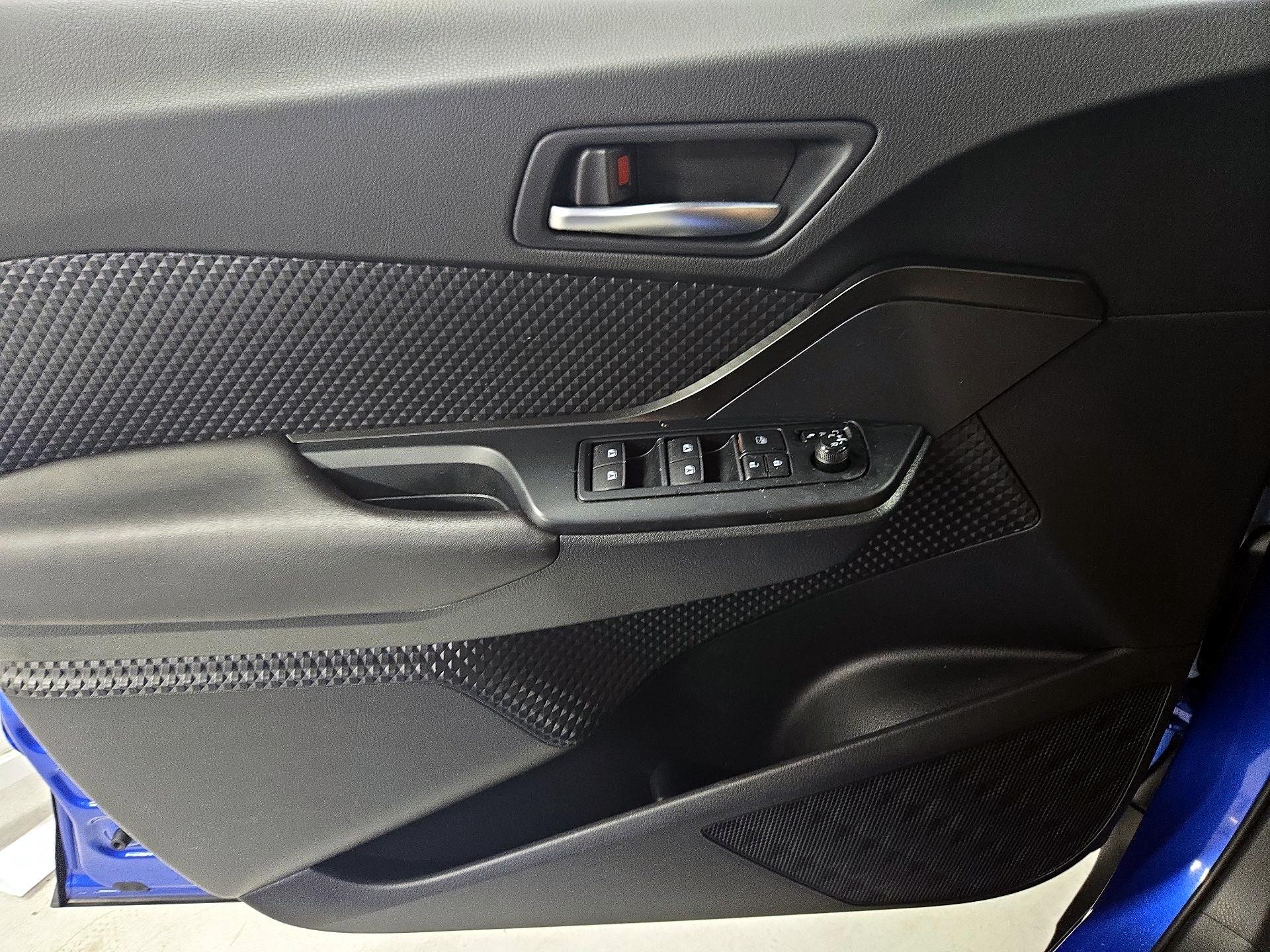 Thumbnail: 2018 Toyota C-HR - 12
