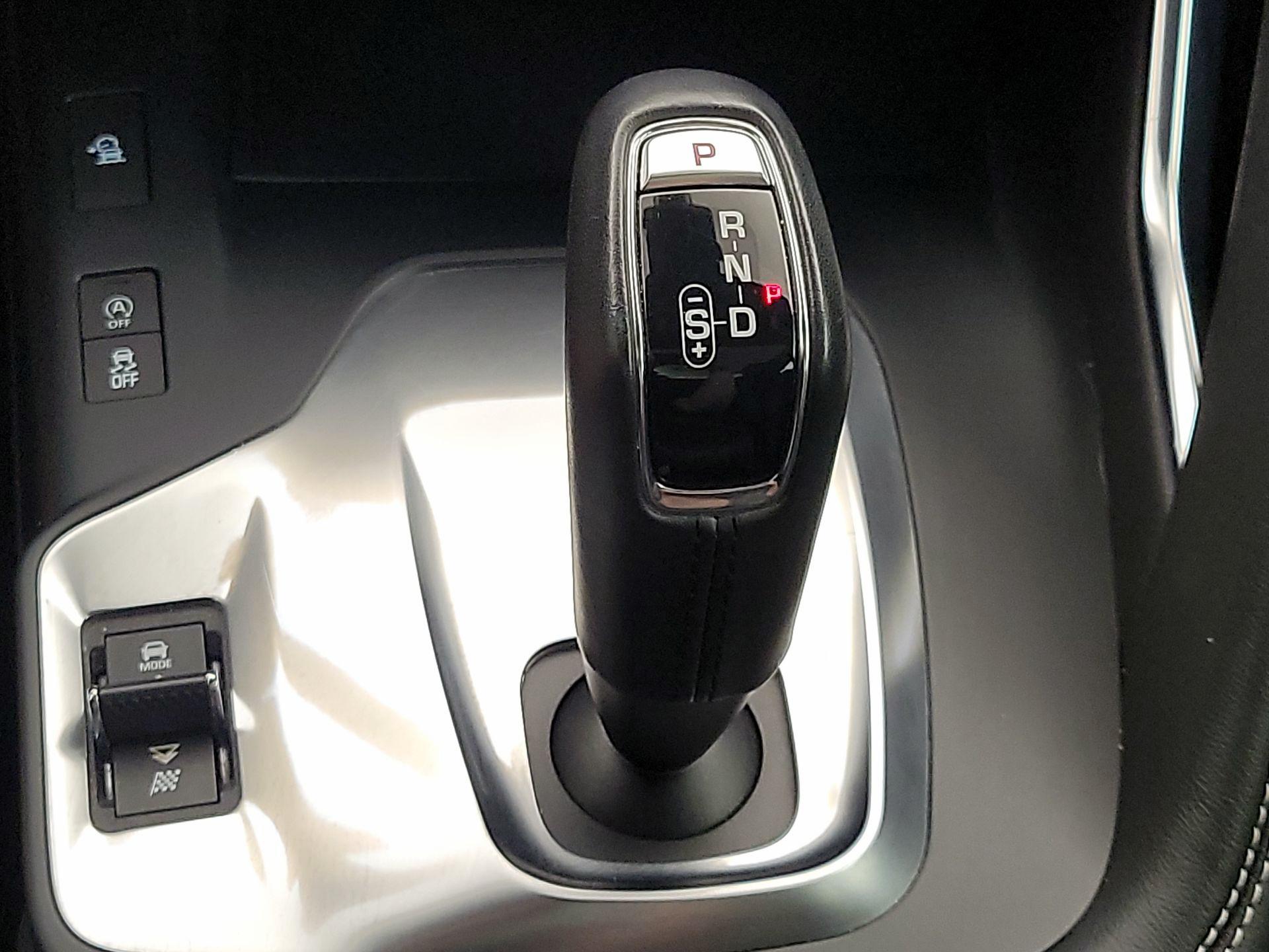 Thumbnail: 2018 Jaguar E-Pace - 18