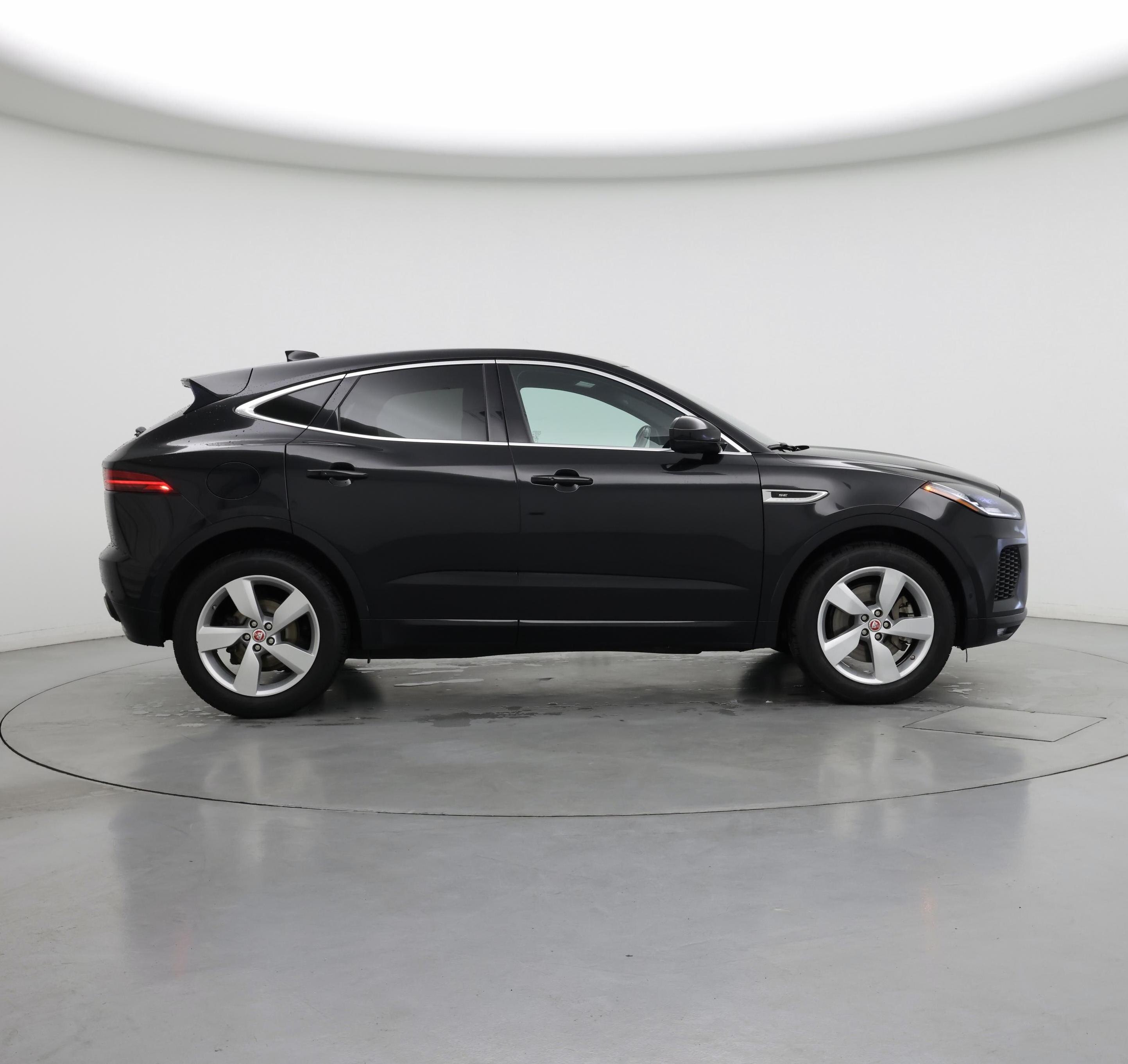 Thumbnail: 2018 Jaguar E-Pace - 7